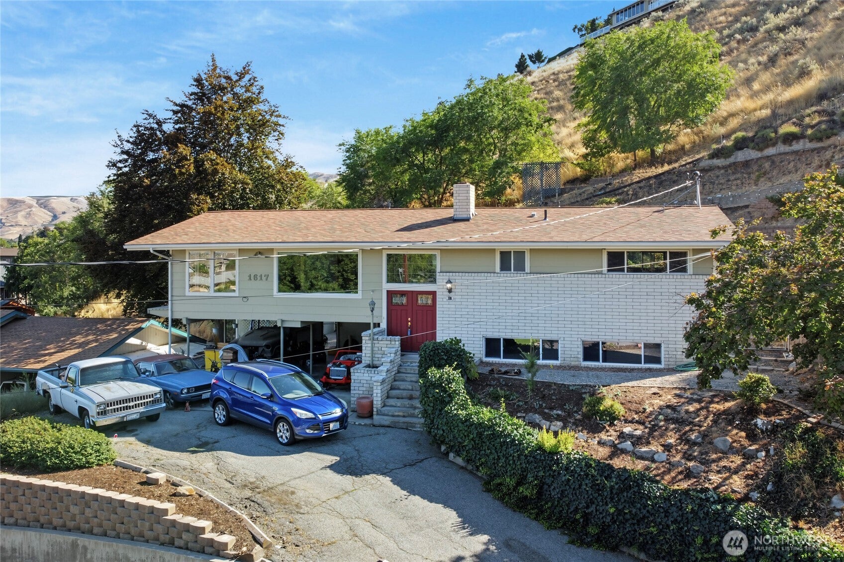 1617 Carson Lane — photo
