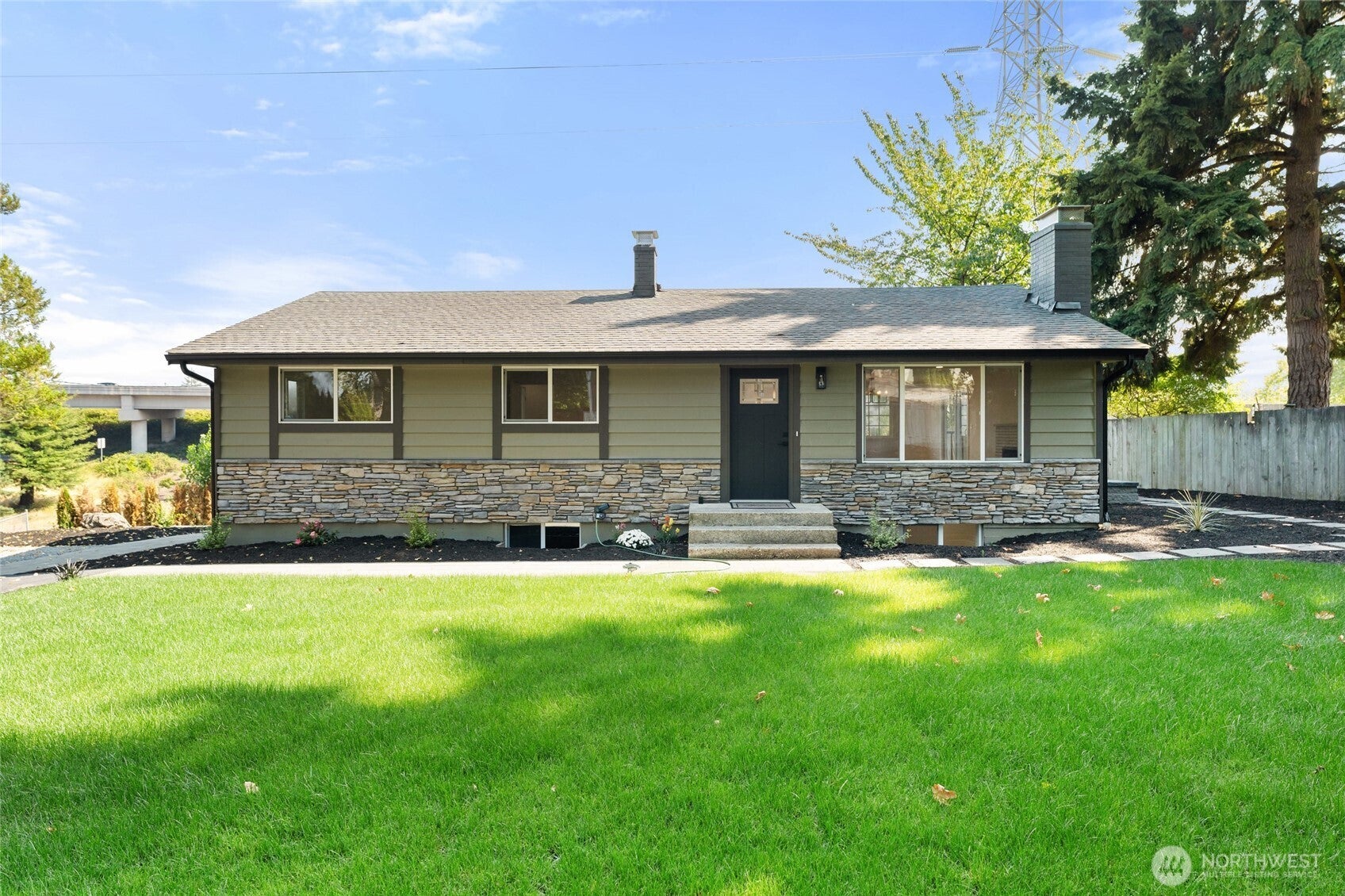 12215 SE 35th Street — photo