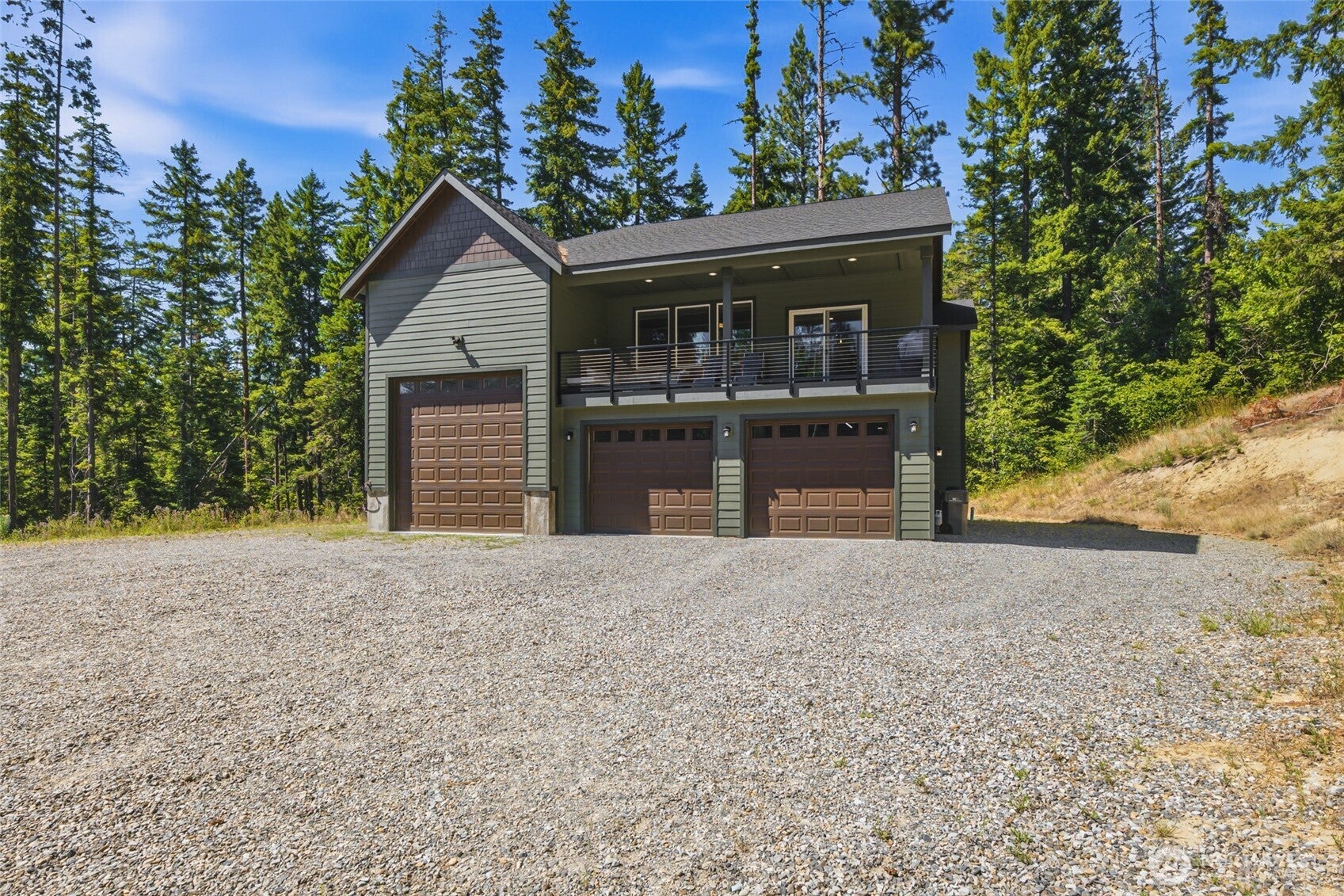 811 Wadsworth Loop — photo