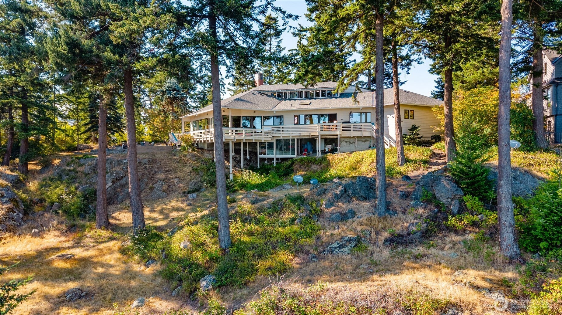 733 Tillamuk Drive — photo