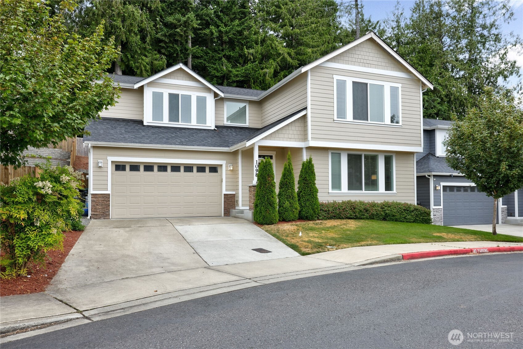1098 NE Sockeye Court — photo
