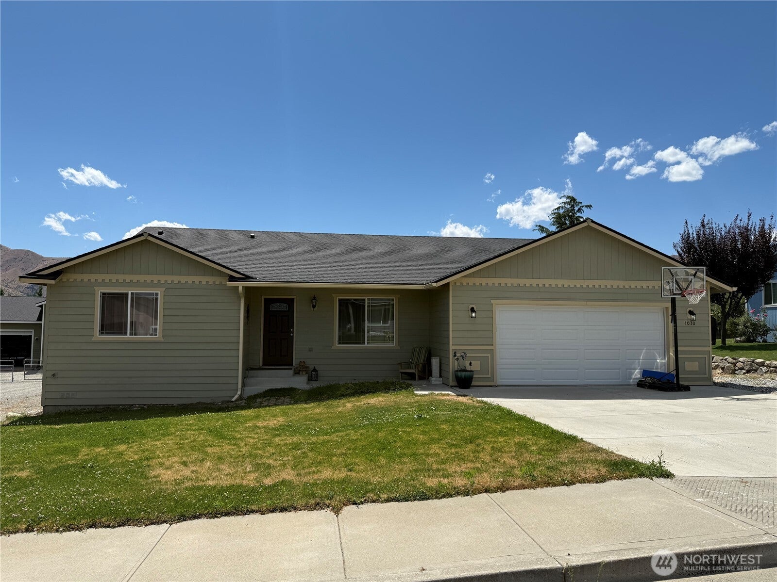 1030 Crest Loop — photo