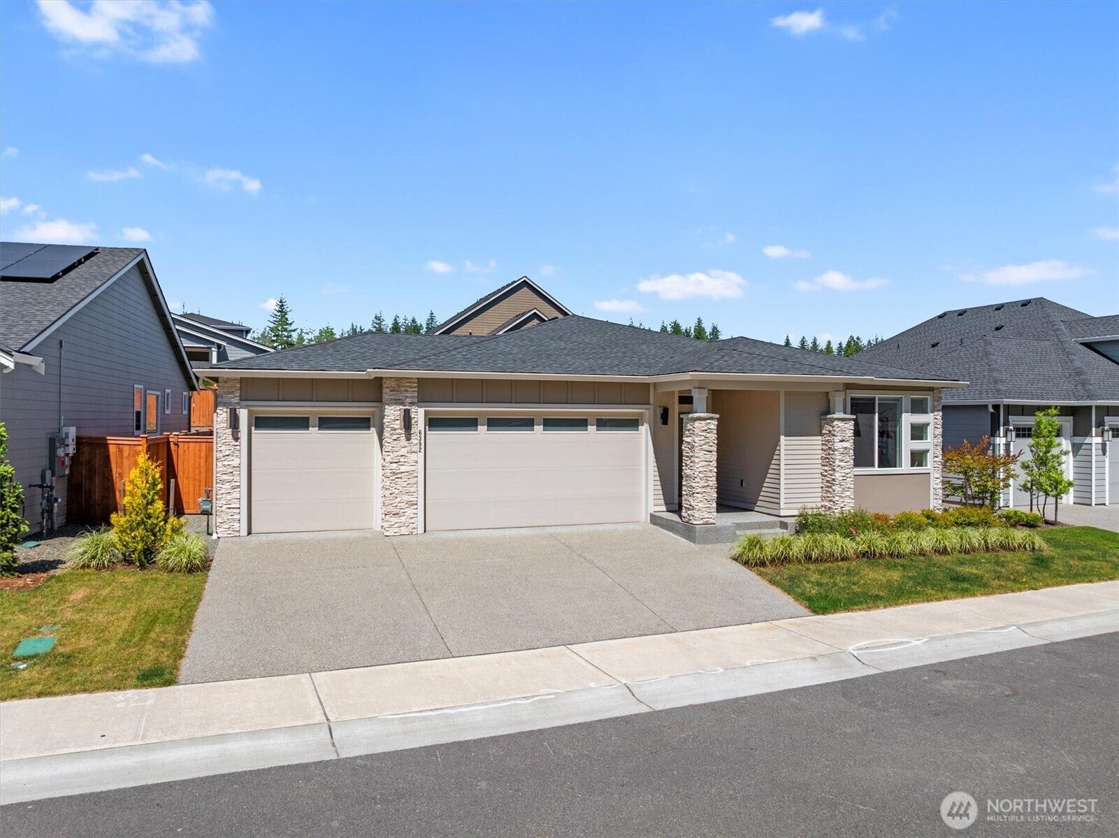 6392 Great Glen Road SW — photo