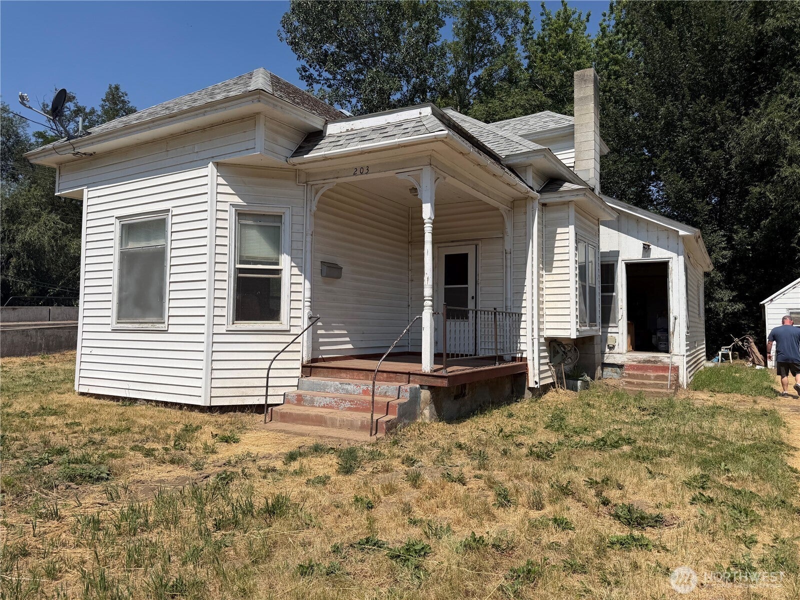 203 E Patit Street — photo