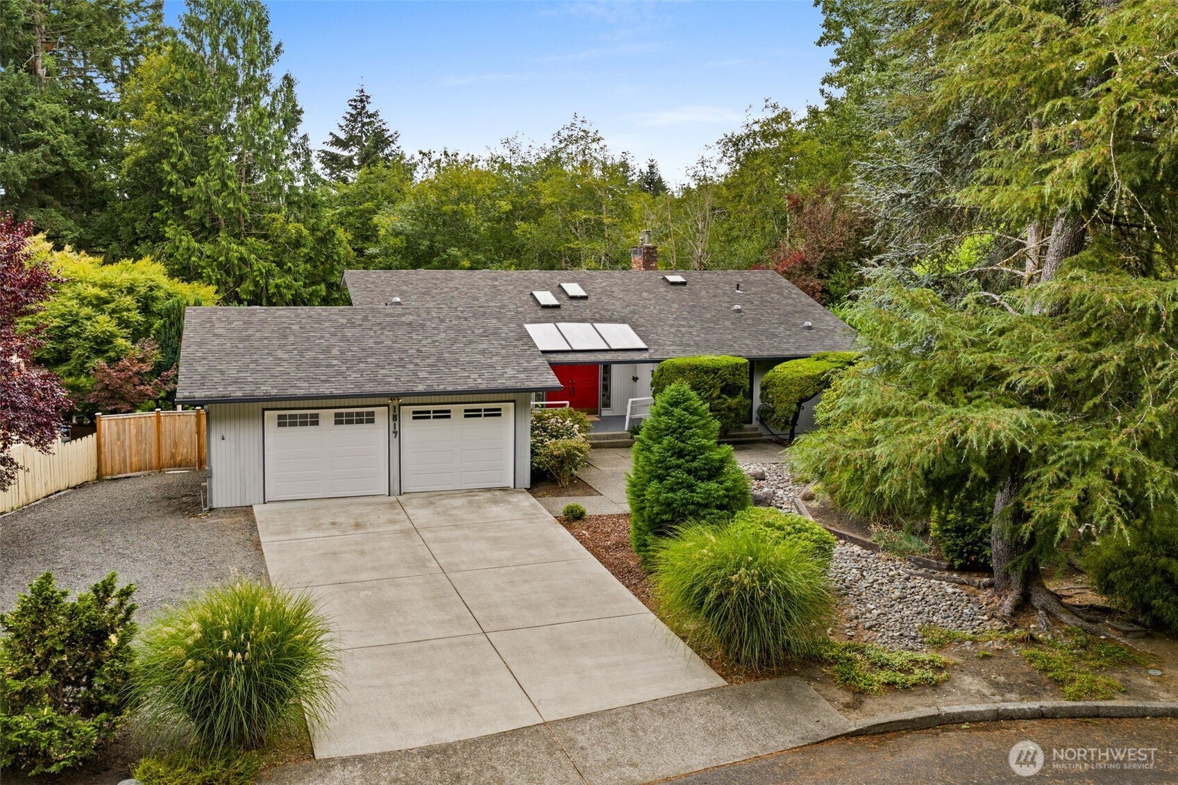 1517 Briarwood Court NW — photo