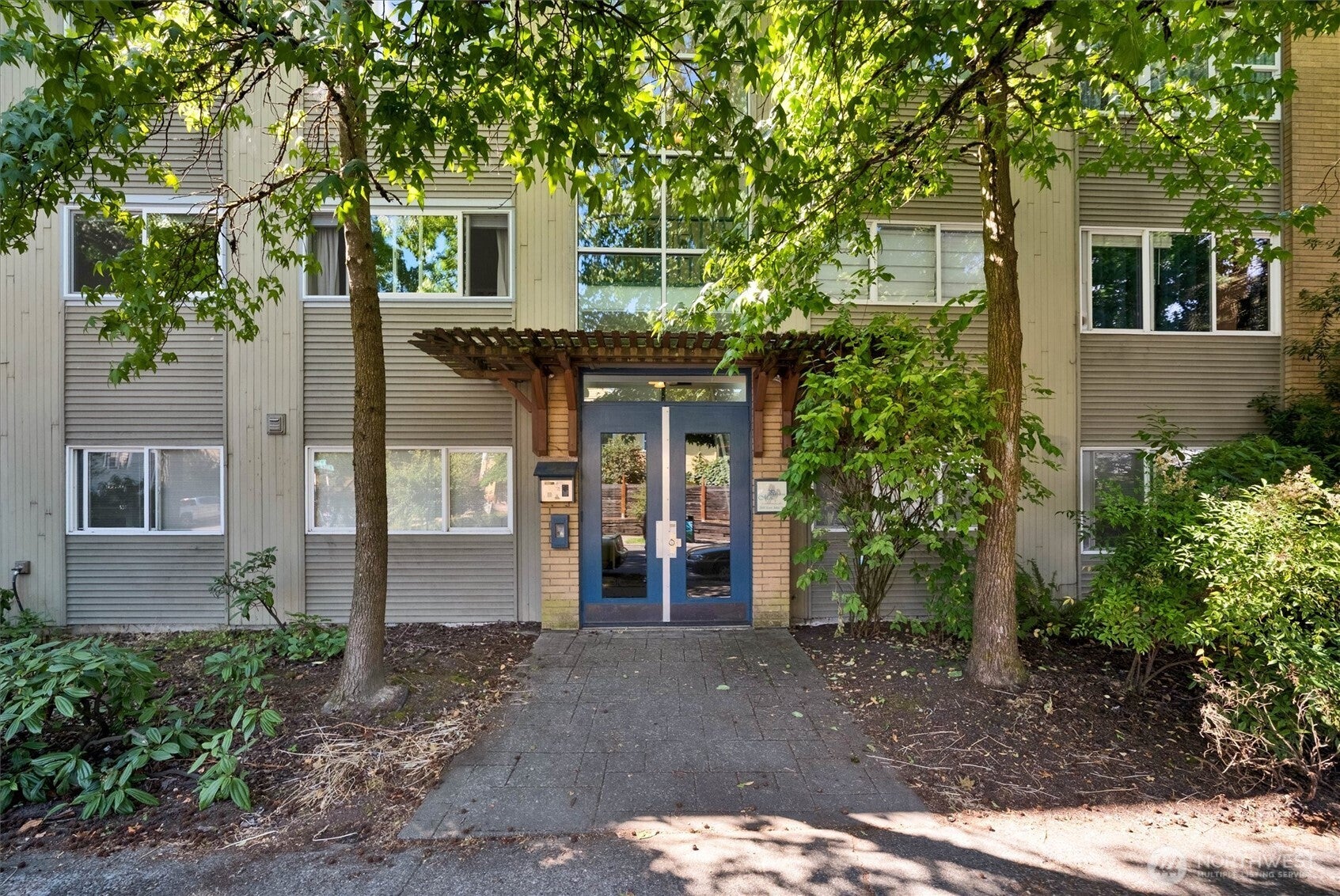 2111 E John Street 204 — photo