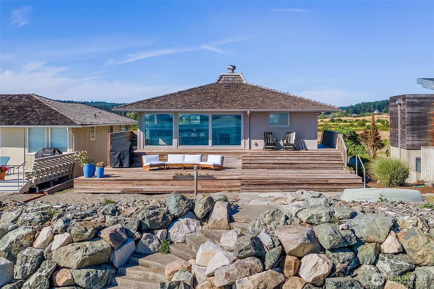 2556 Sunlight Beach Road — photo