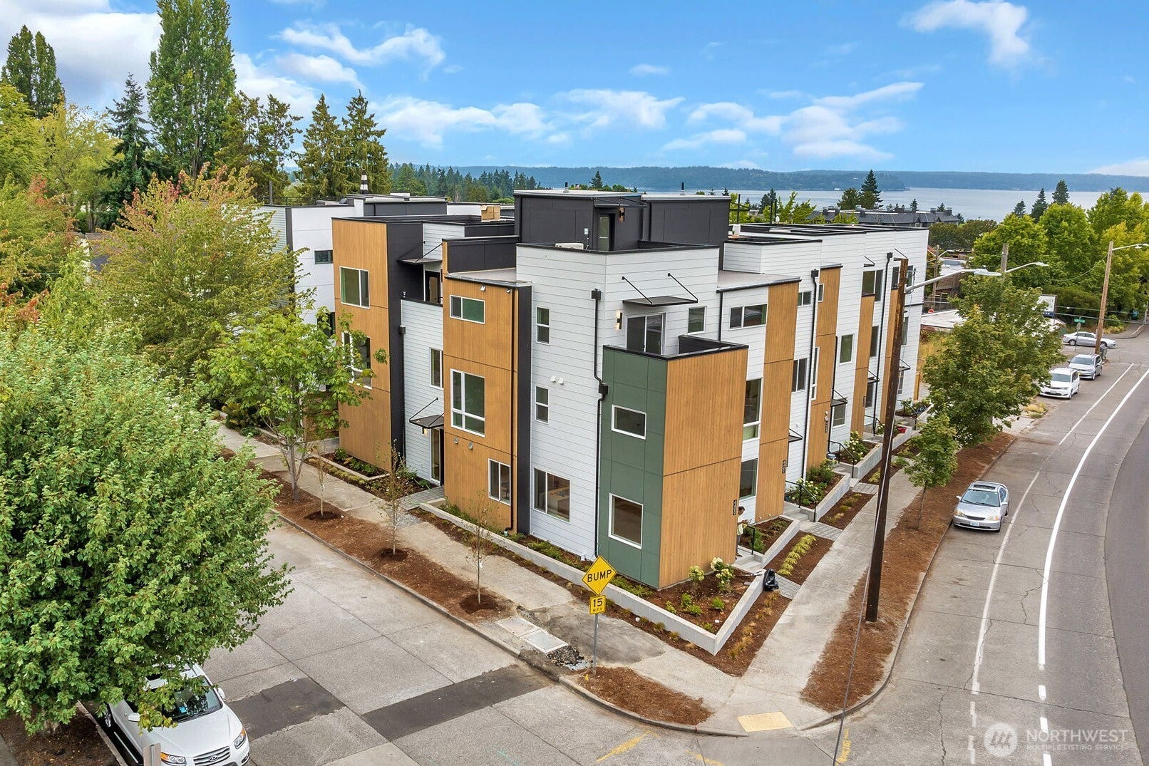 6400 Fauntleroy Way SW — photo