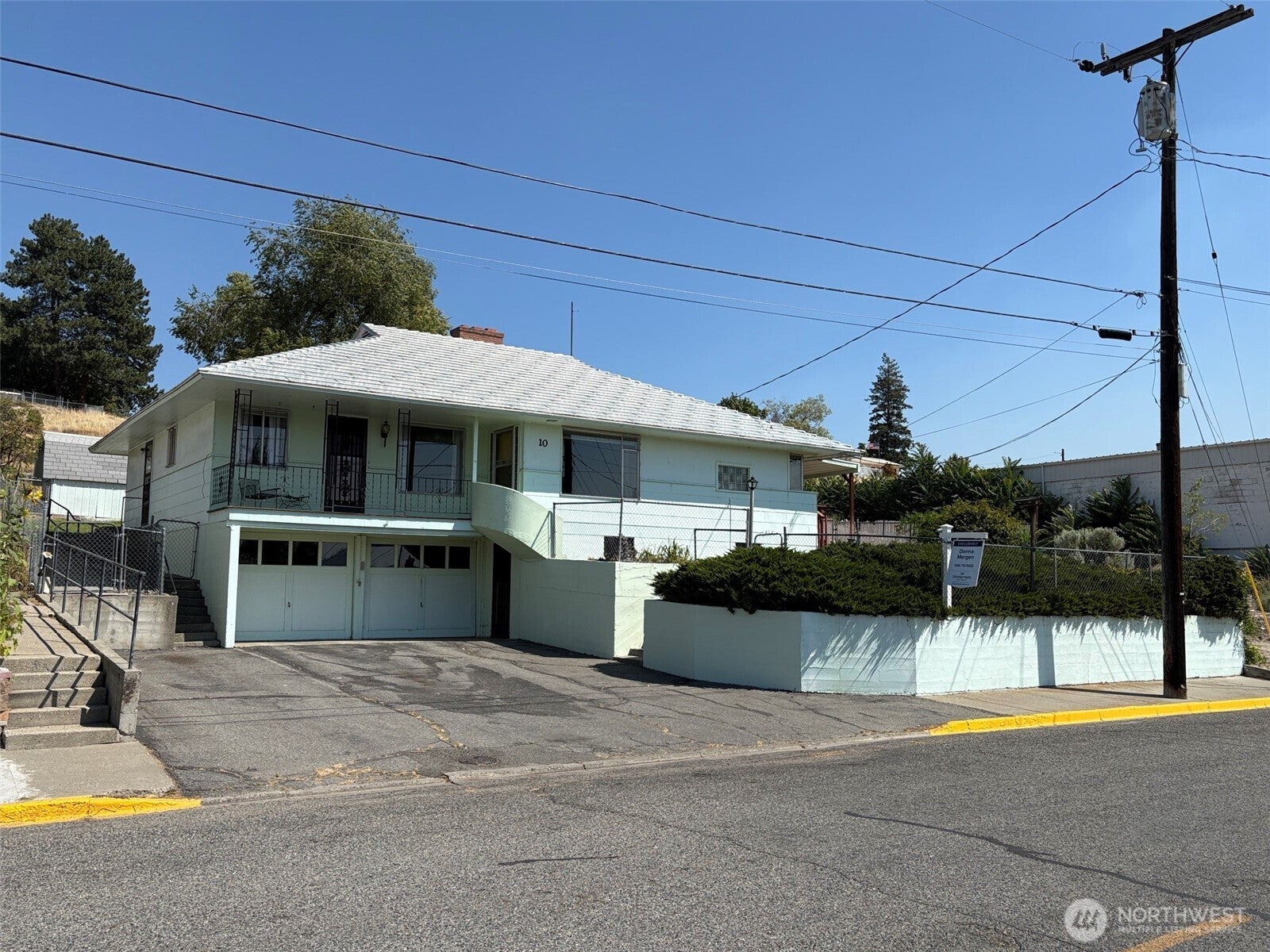10 W Dewberry Avenue — photo