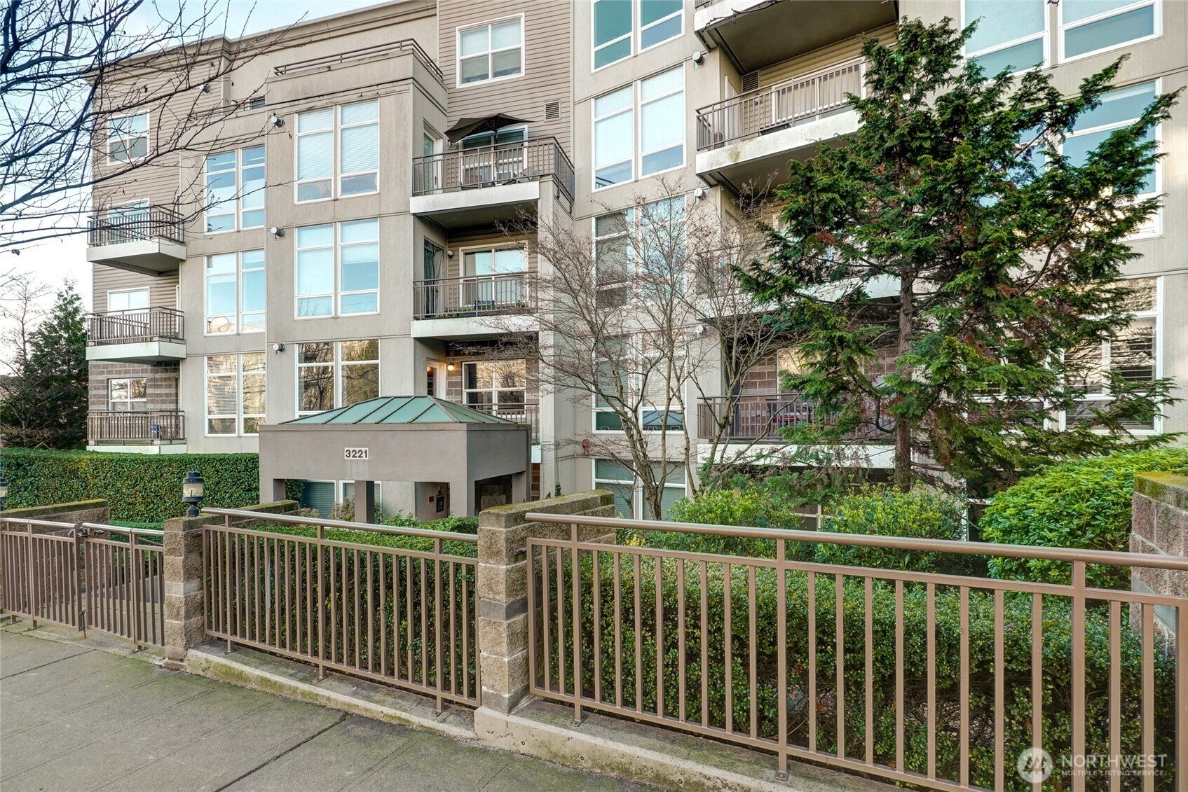 3221 SW Avalon Way 313 — photo