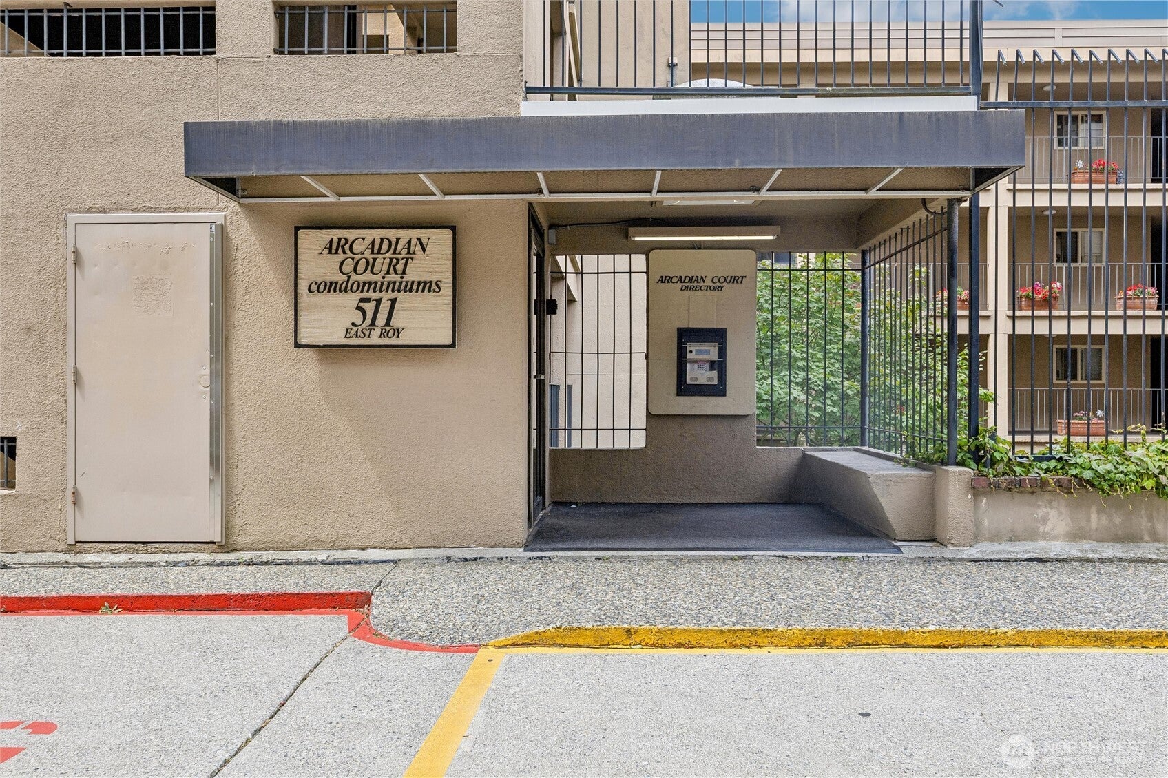 511 E Roy St 213 — photo