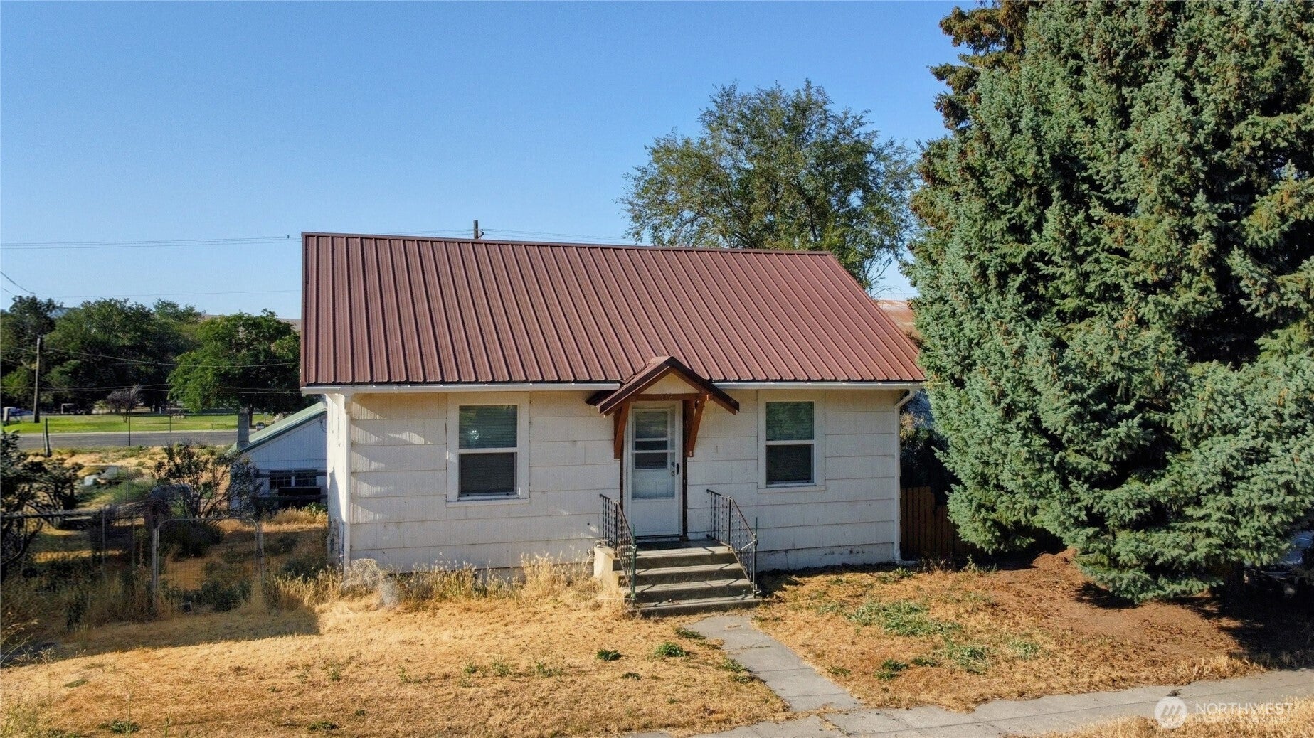 112 E Lind Street — photo
