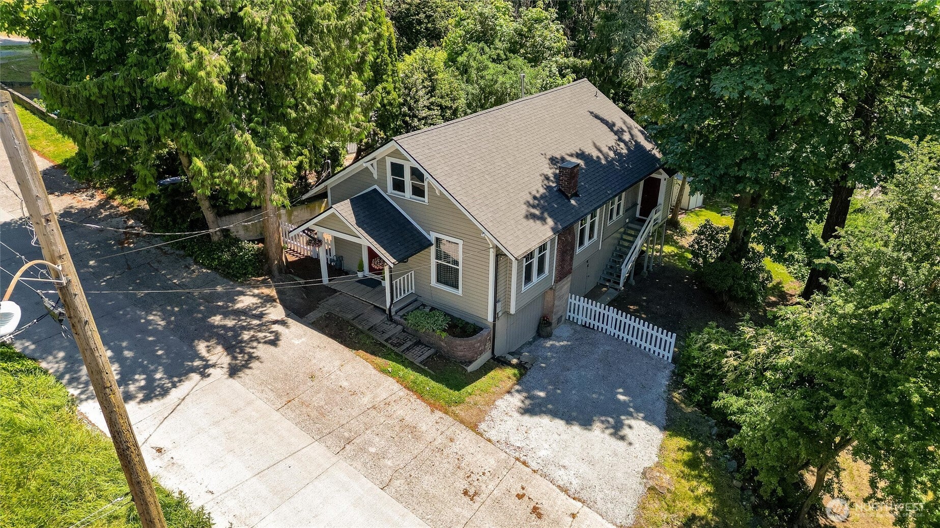 112 E Division Street — photo