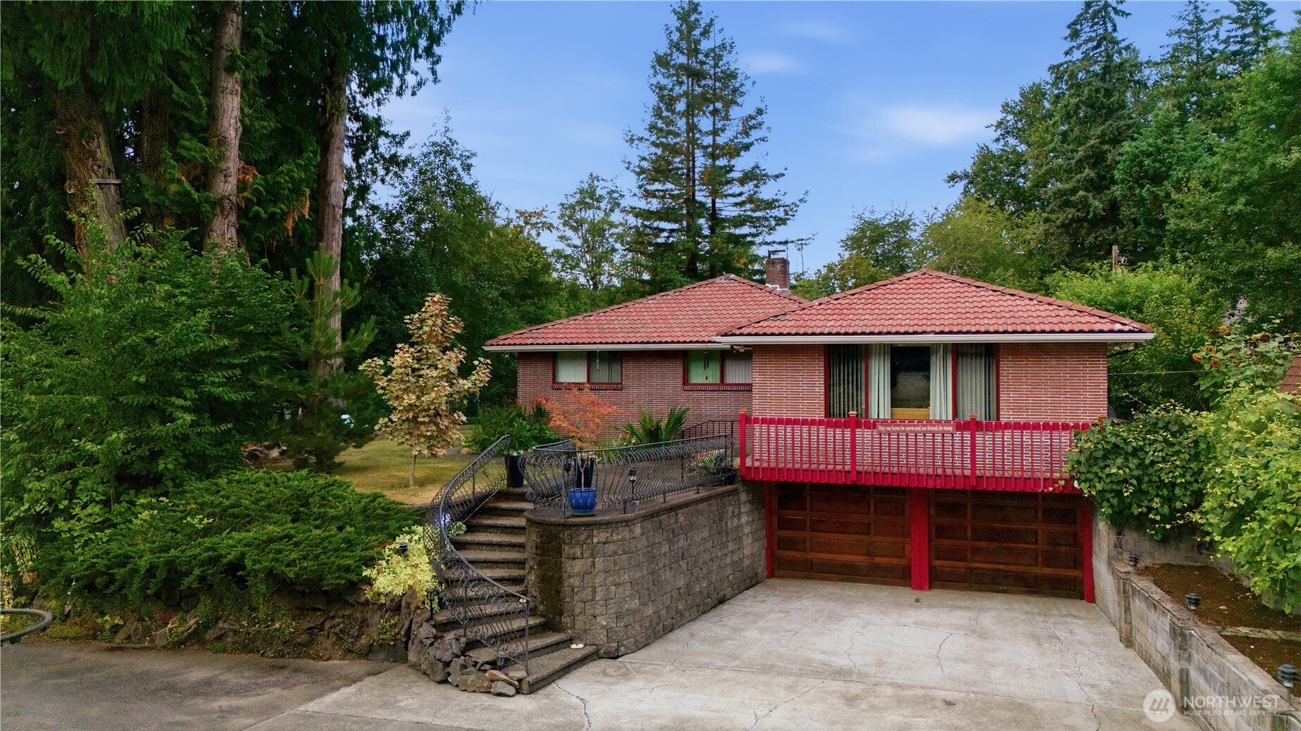 1405 Shaw Road E — photo