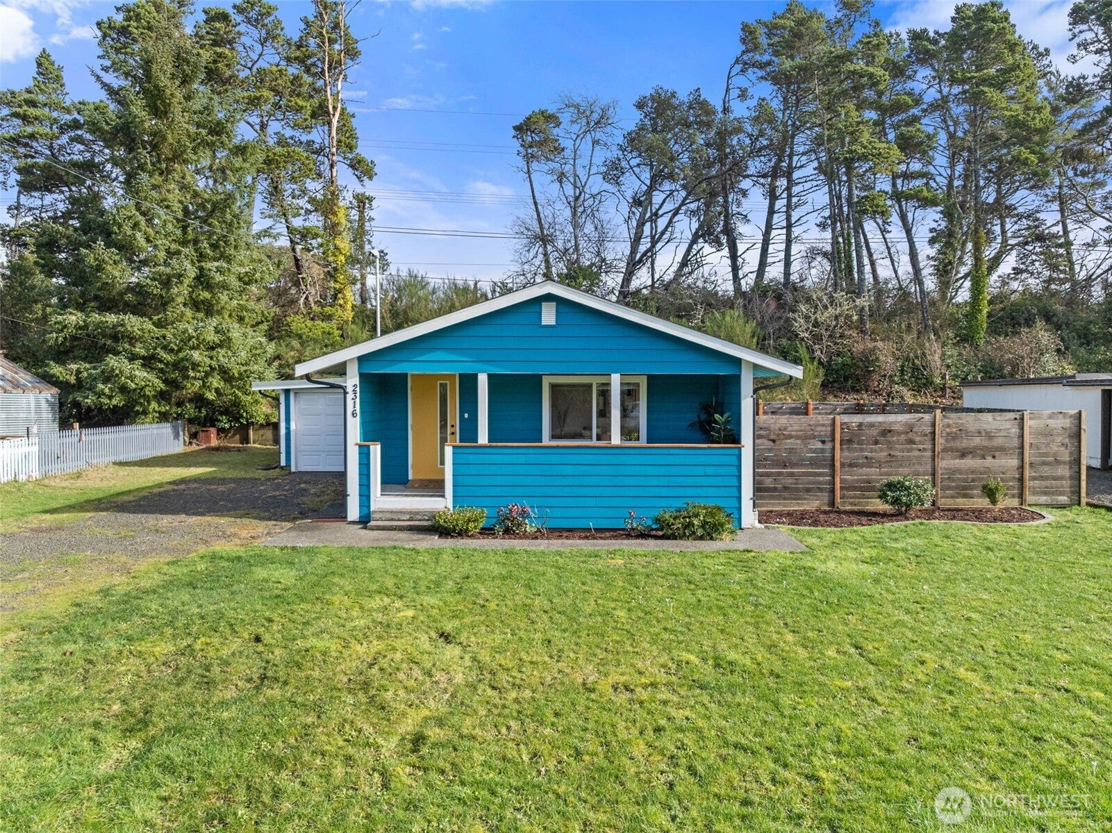 2316 S Pleasant Drive — photo
