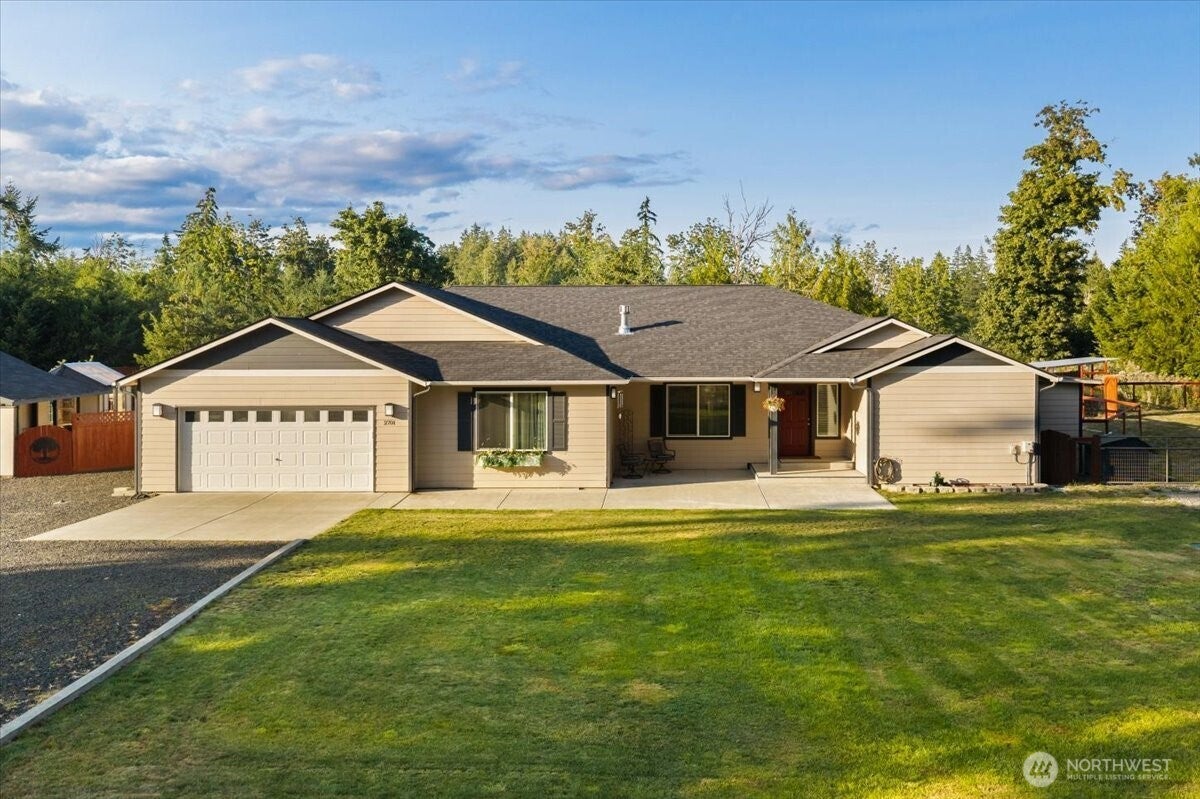 2701 Fishtrap Loop NE — photo