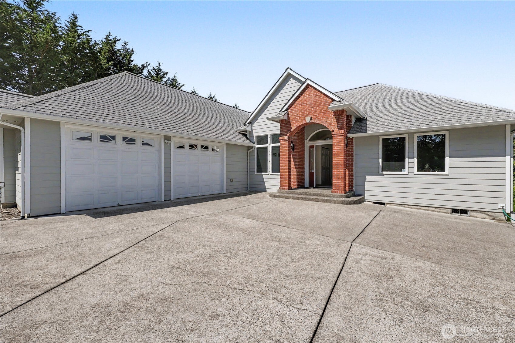 111 Les Saints Road — photo