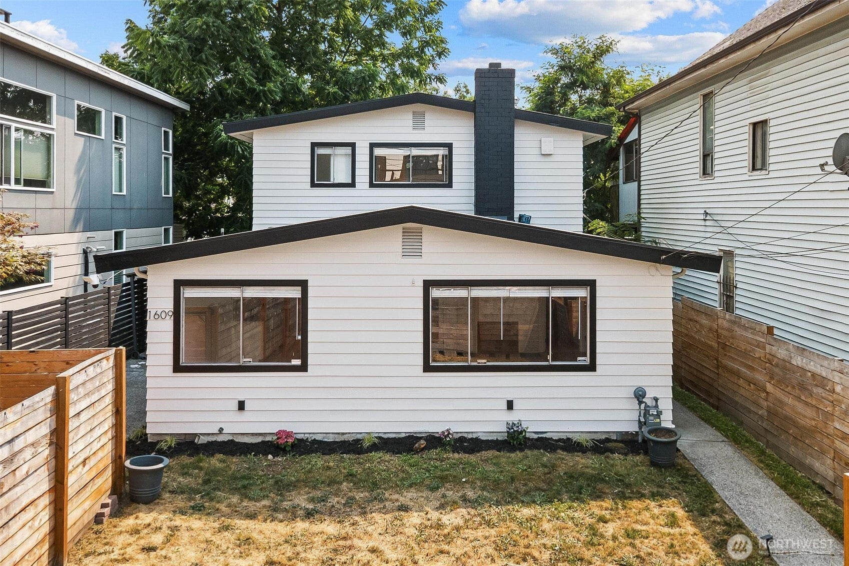 1609 E Alder Street — photo