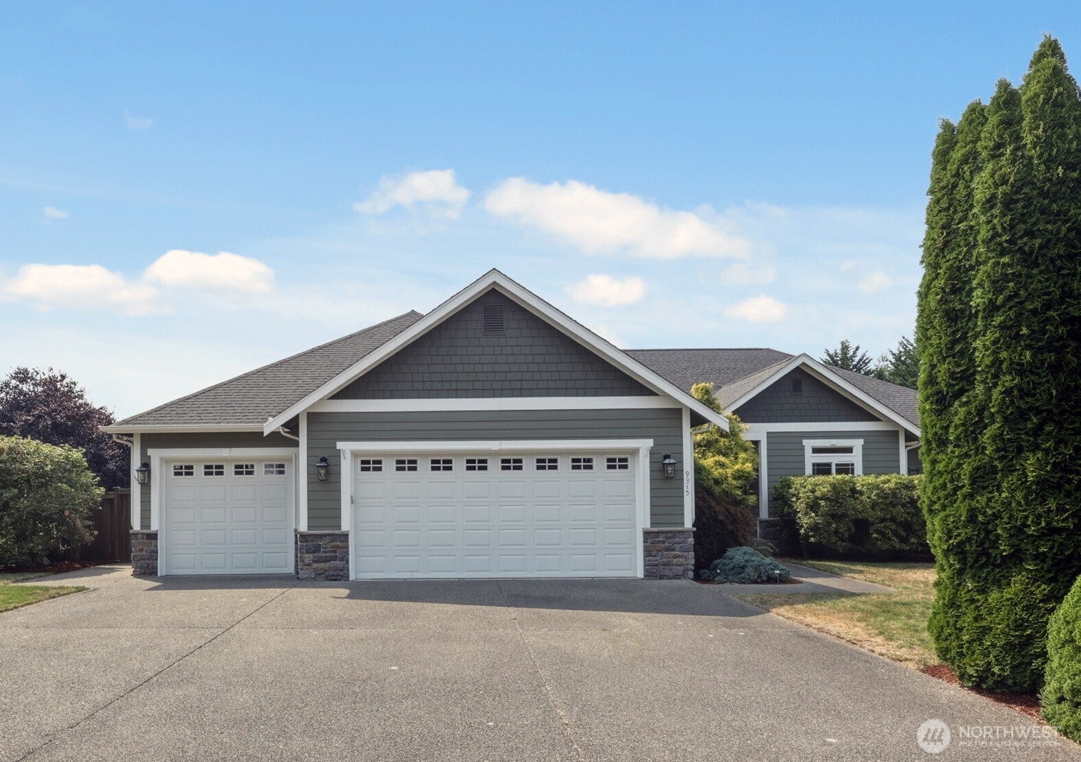 9315 Milburn Loop SE — photo