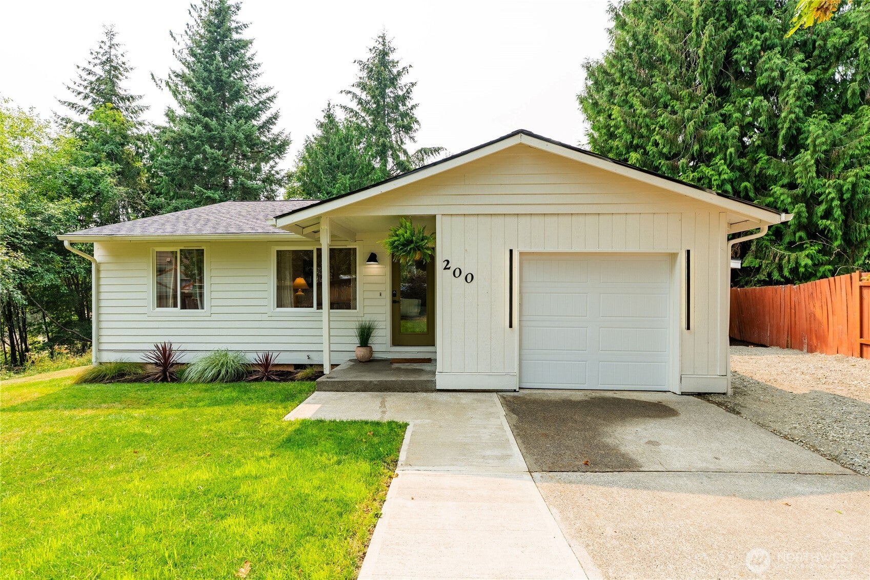 200 Saint Helens Way — photo