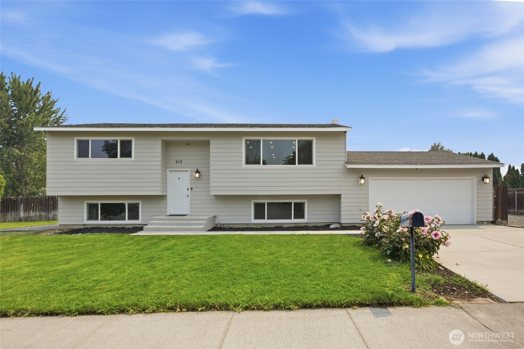 612 Conway Place — photo