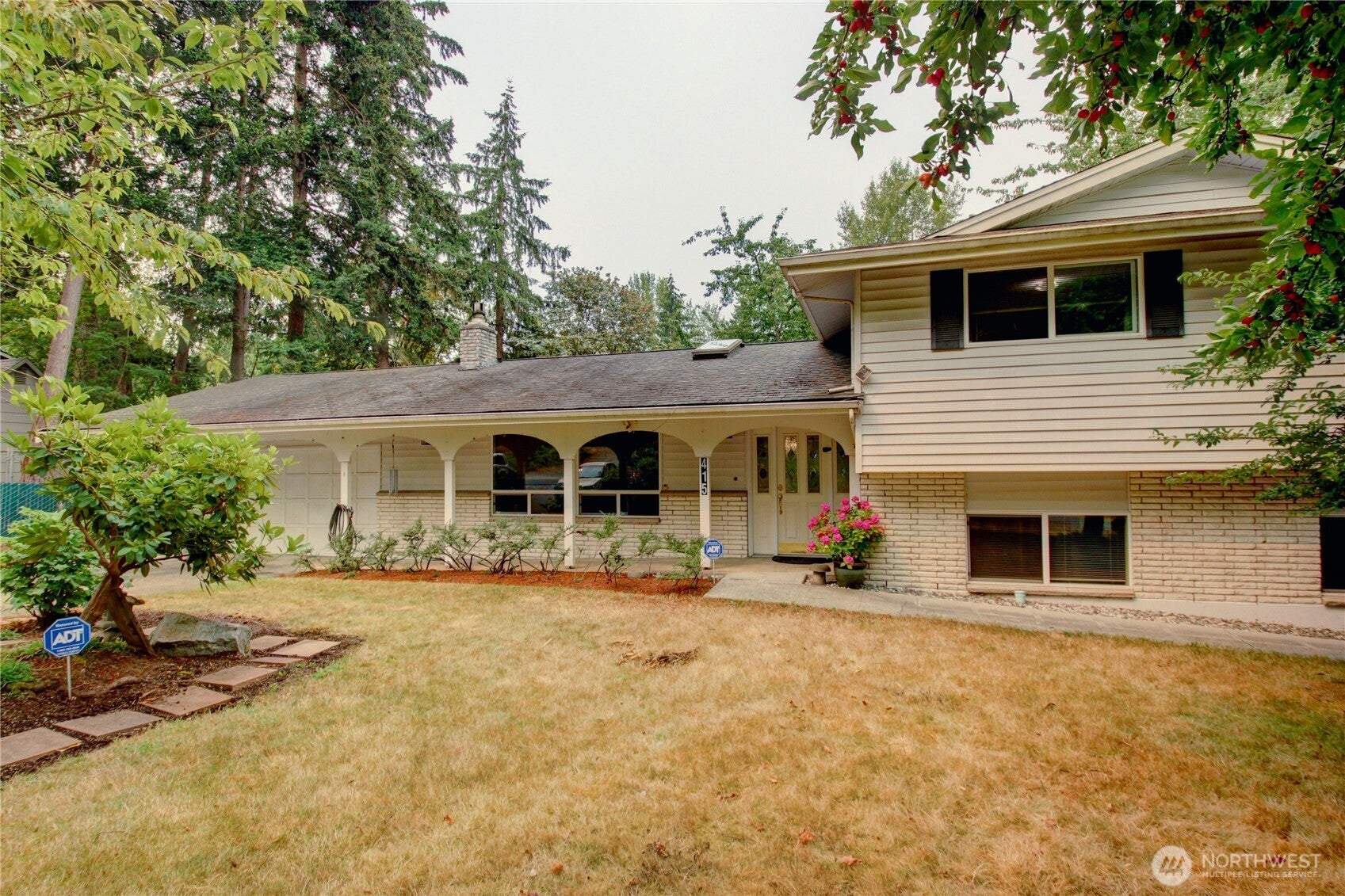 415 Manito Drive — photo