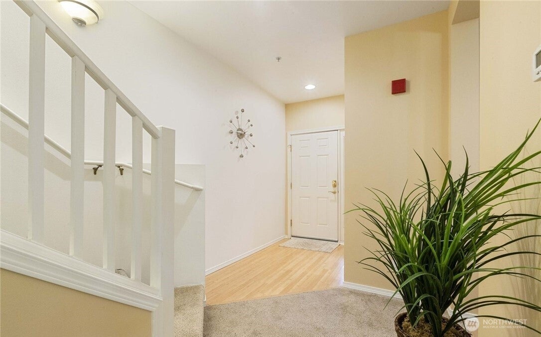 Home in Kenmore, WA 98028 — photo 3