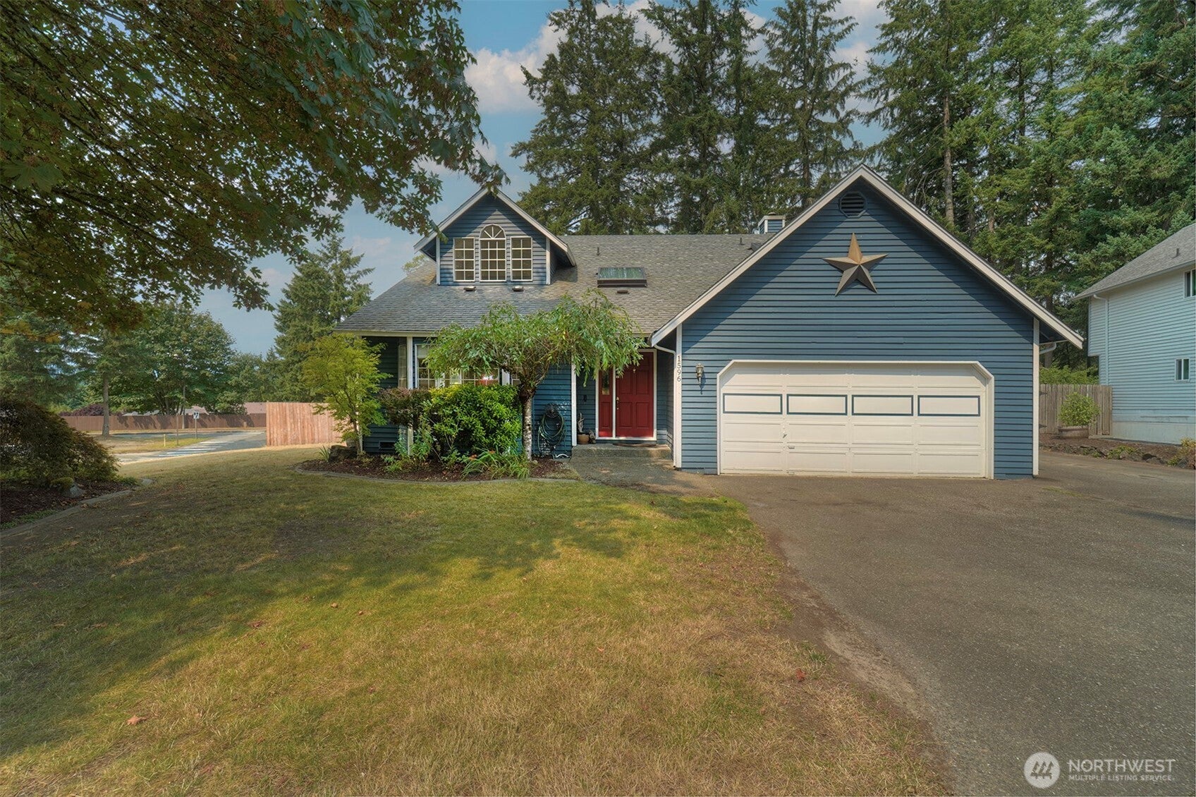 1596 NW Duesenberg Court — photo