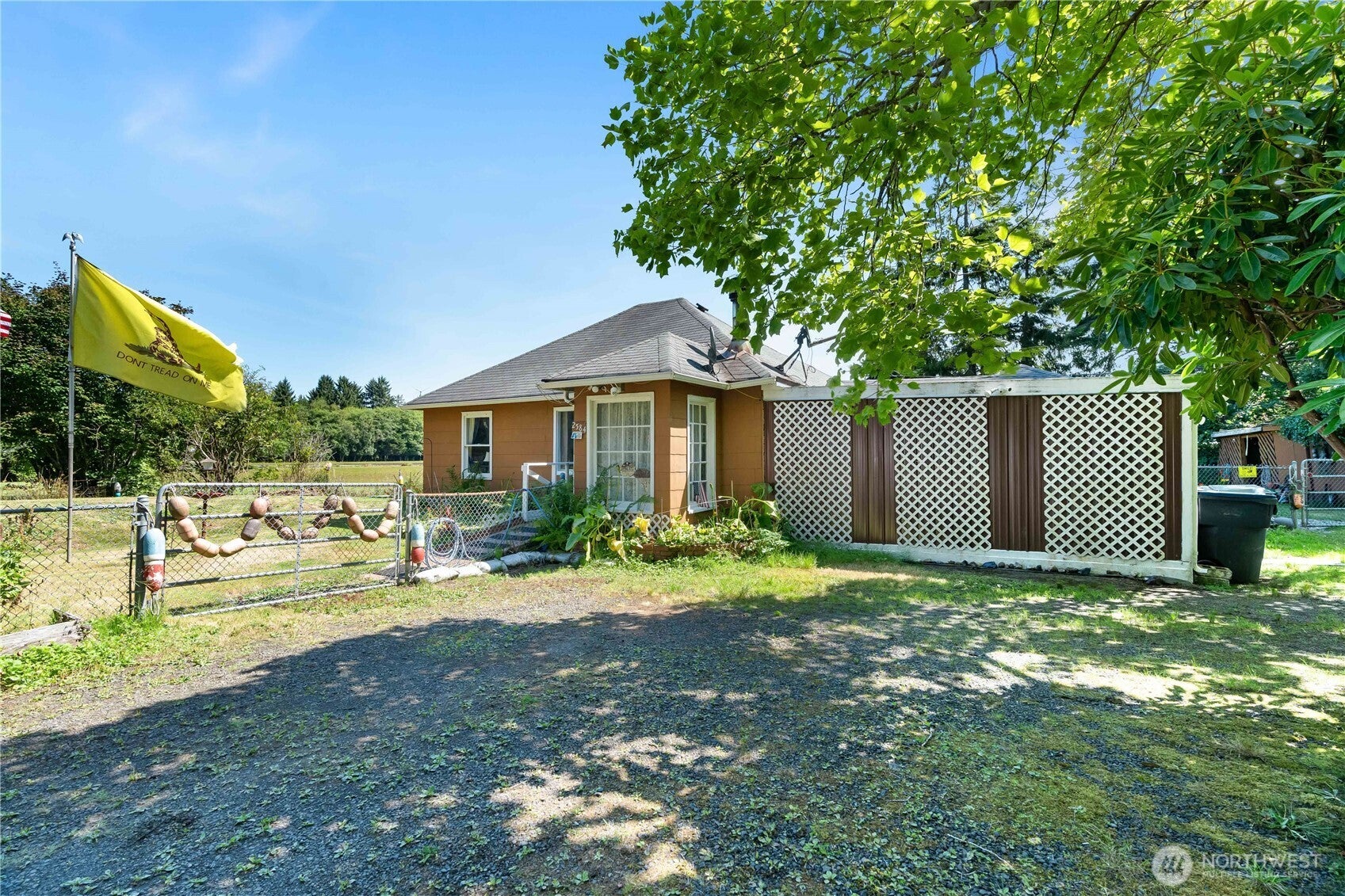 2584 State Route 105 — photo