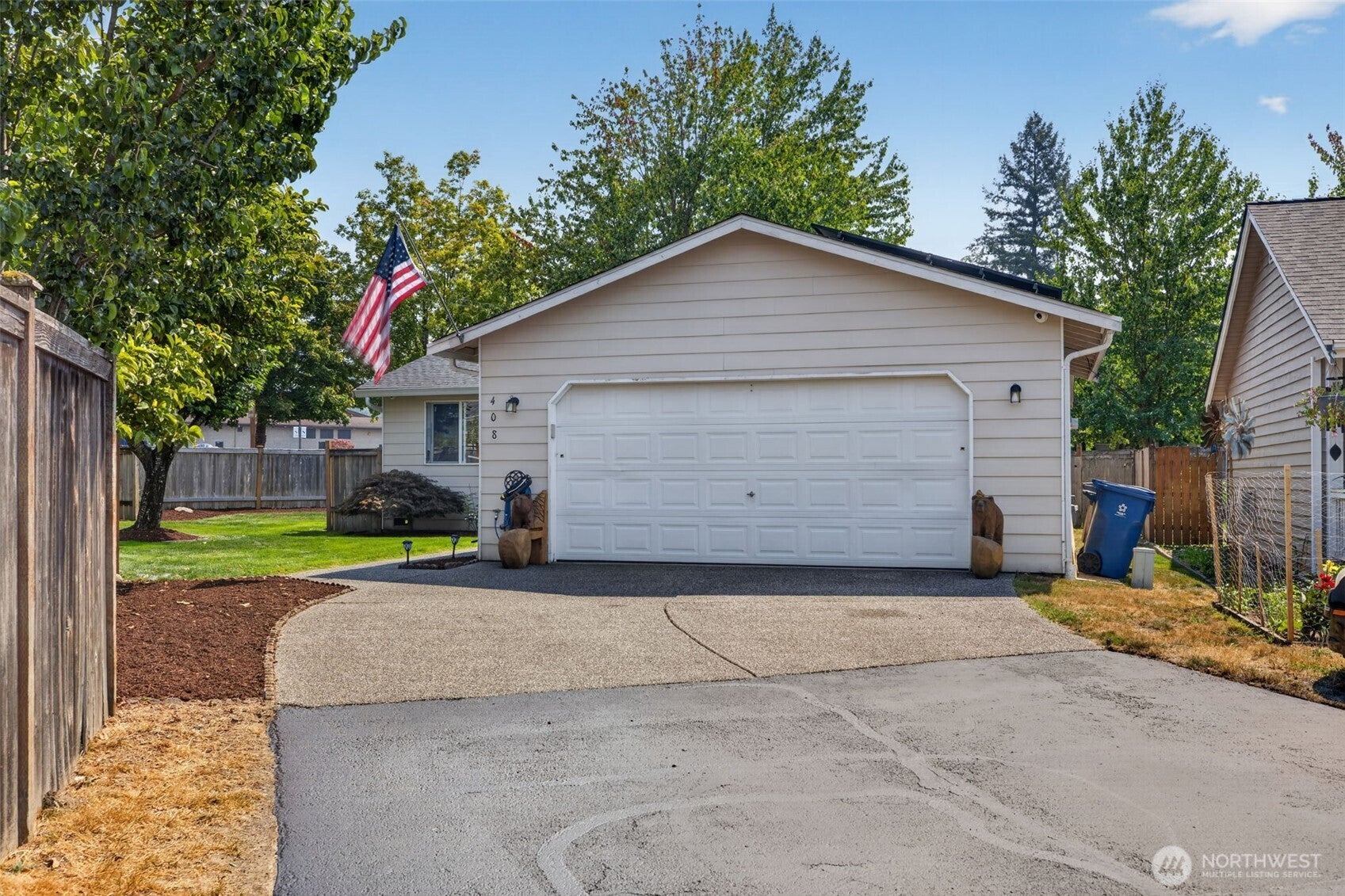 408 Amberwood Circle — photo