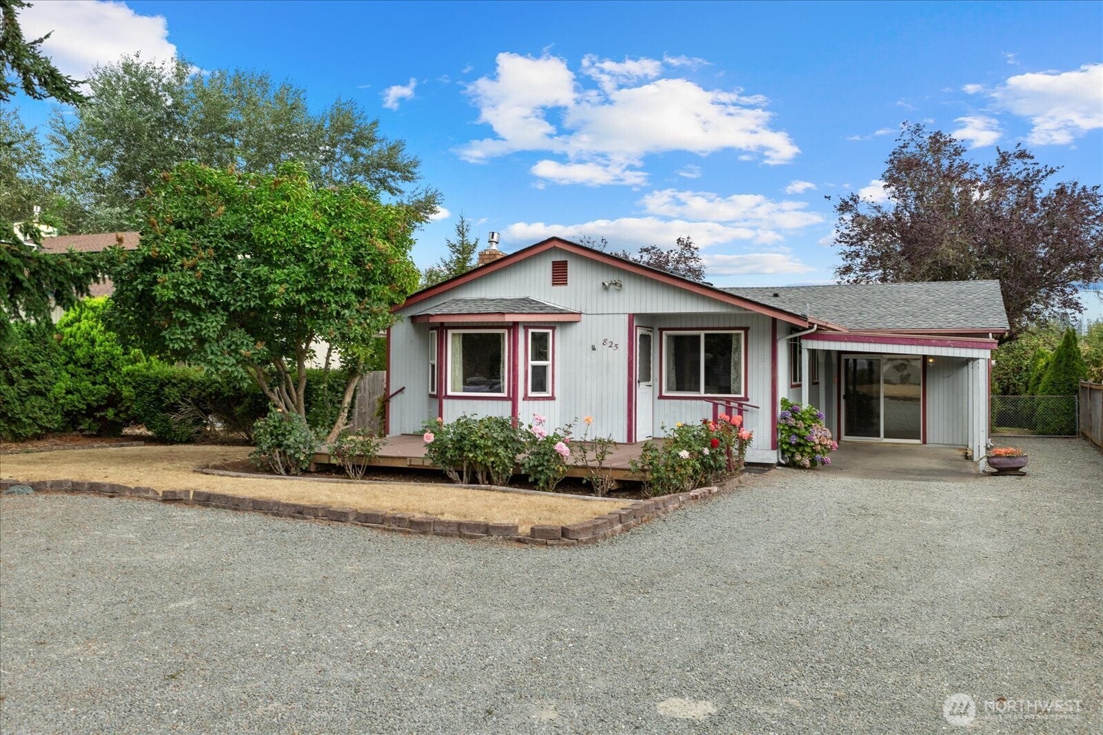 825 Livingston Bay Shore Drive — photo