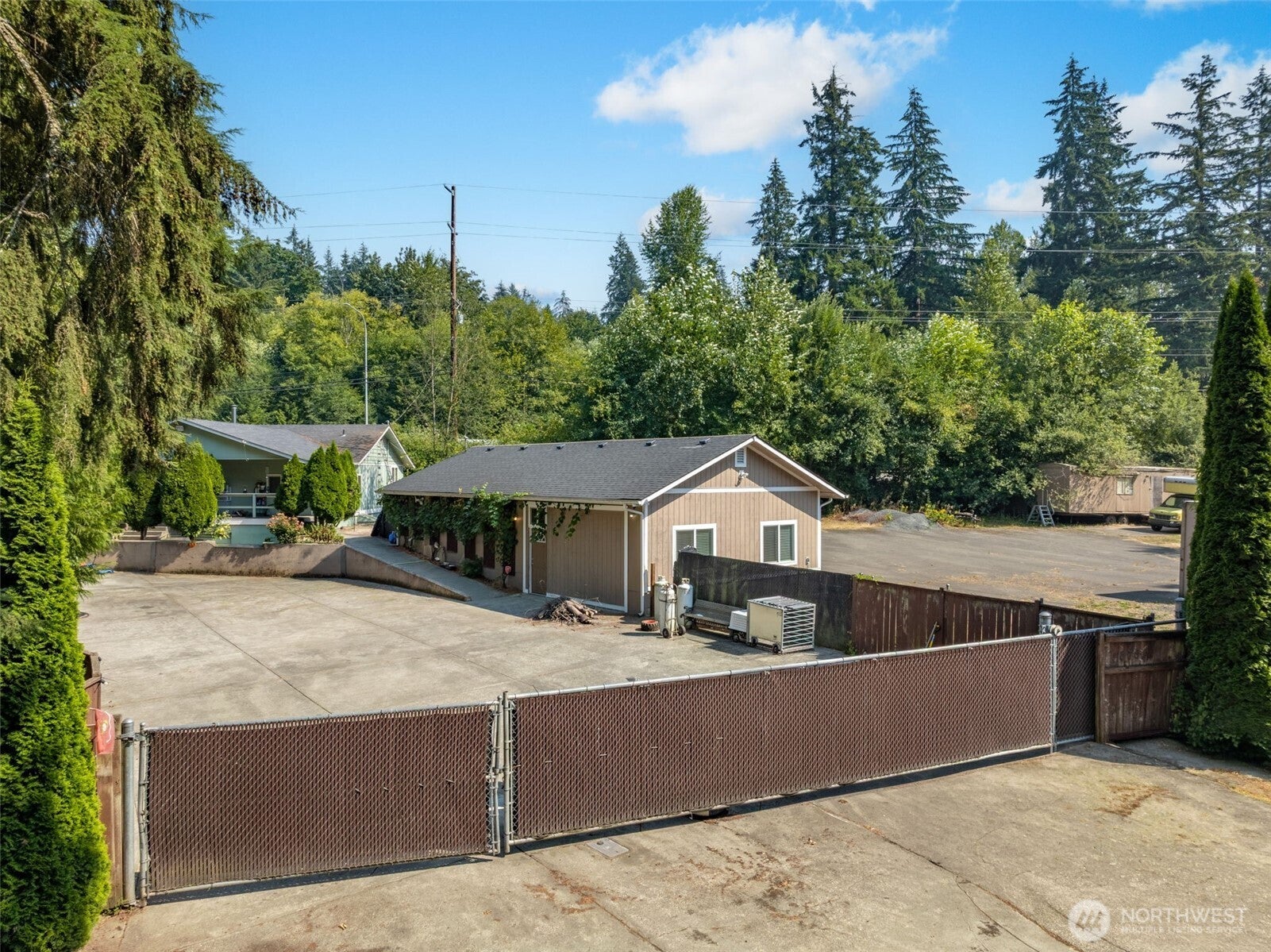 18701 Snohomish — photo