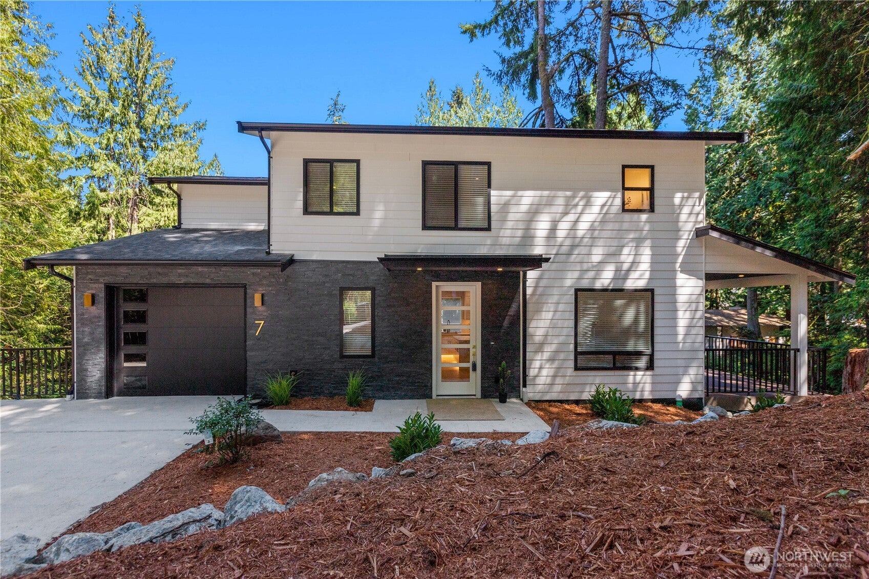 7 Maple Court — photo