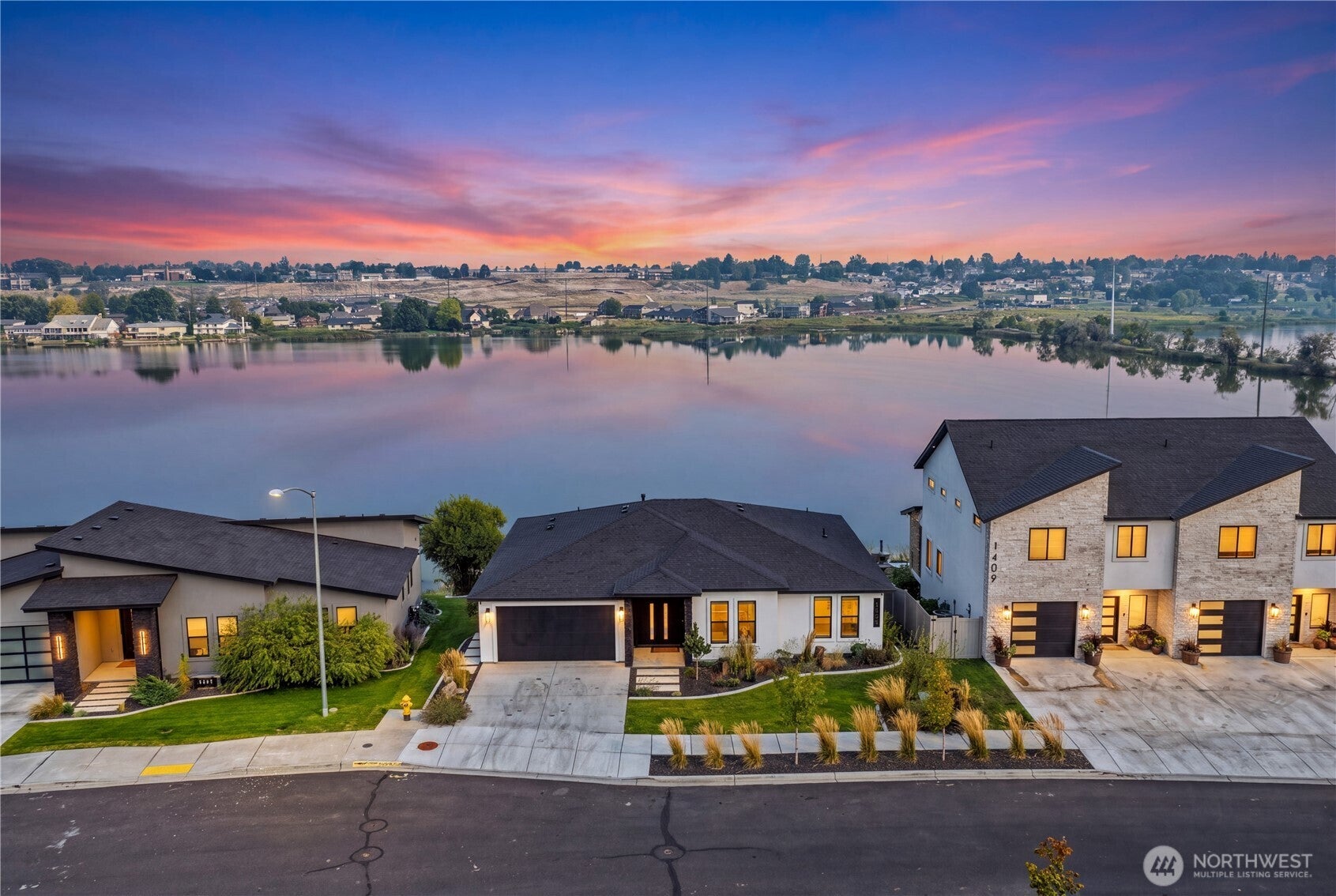 1405 W Lakeside Drive — photo
