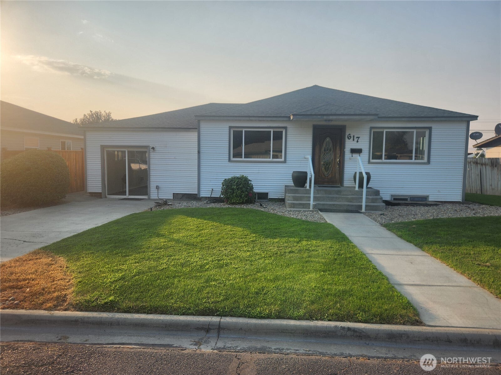 617 SE G St — photo