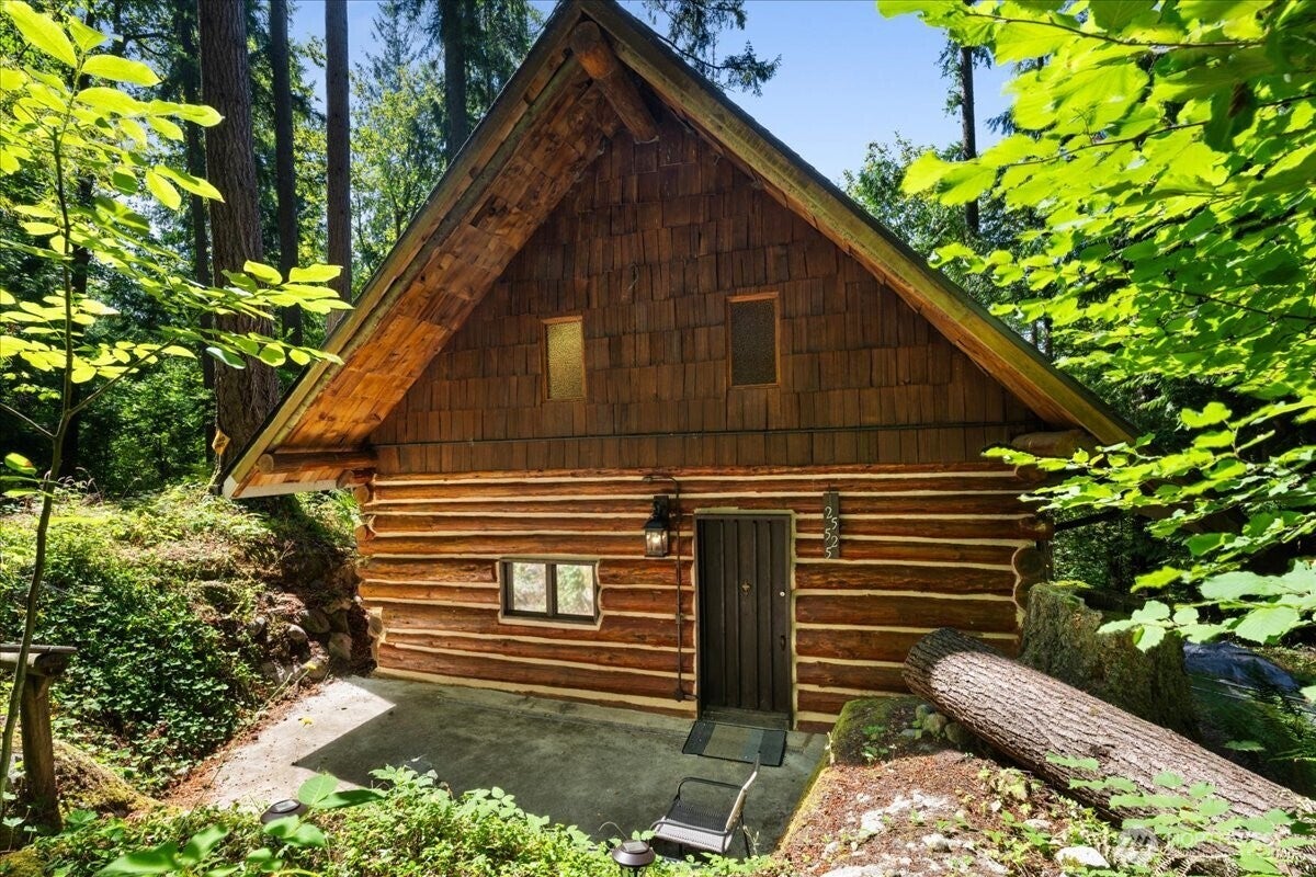 25525 SE Tiger Mountain Road — photo
