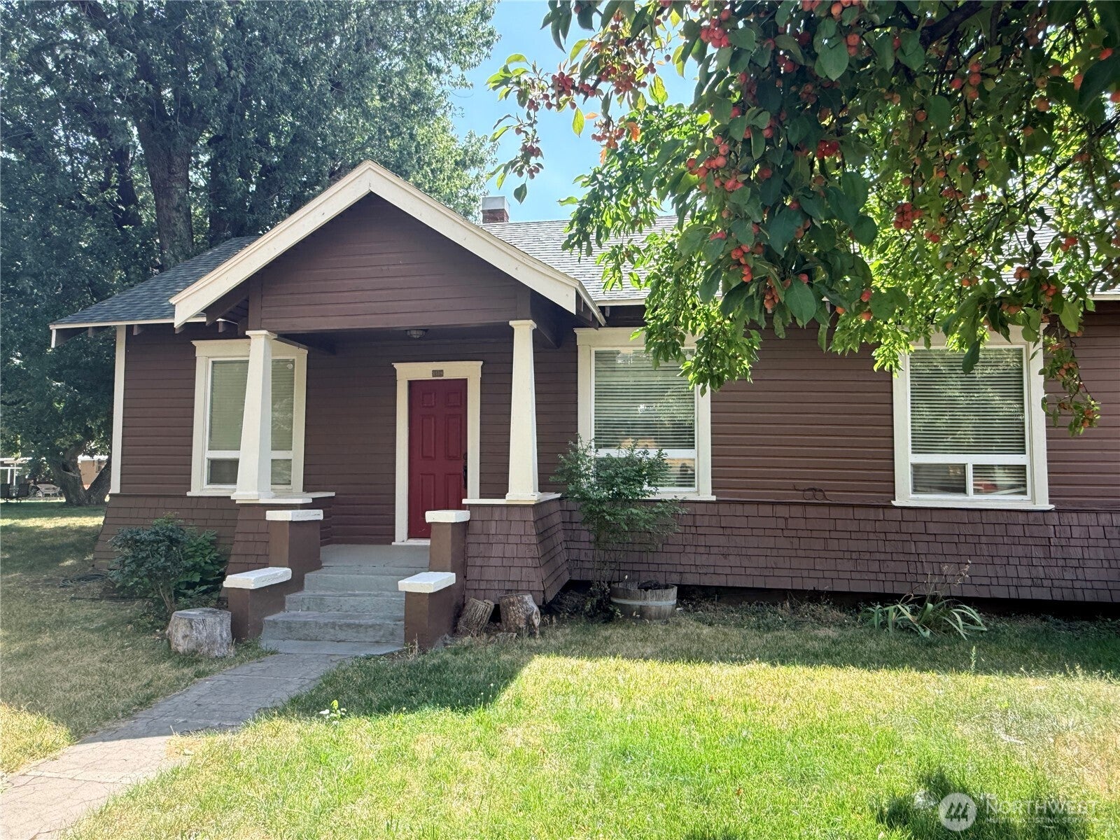 111 W Dayton Avenue — photo