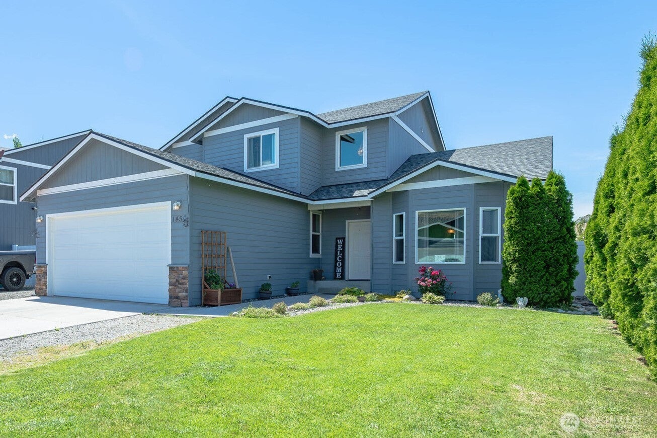 1450 Denny Place — photo