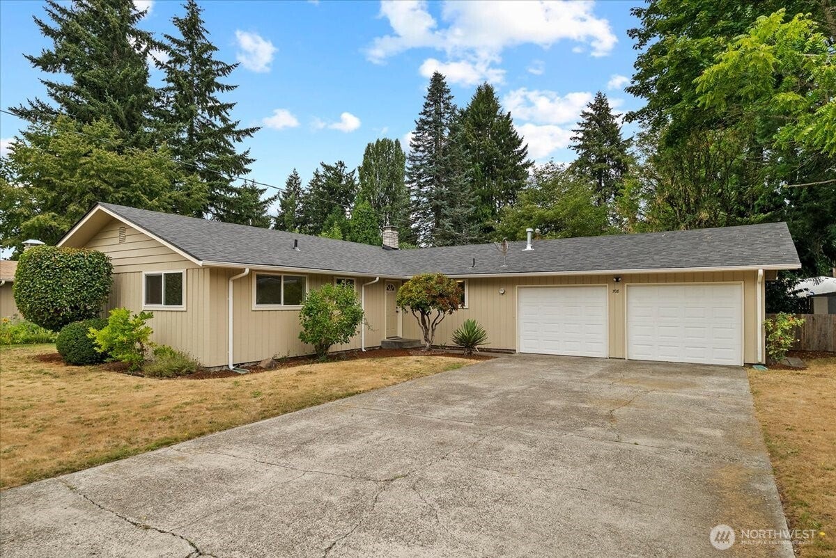708 Tartan Drive SW — photo