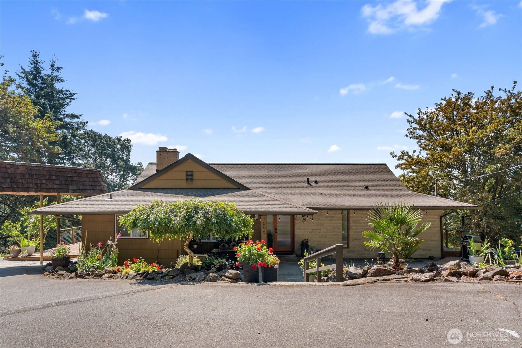 1606 SE Aust Manor Drive — photo