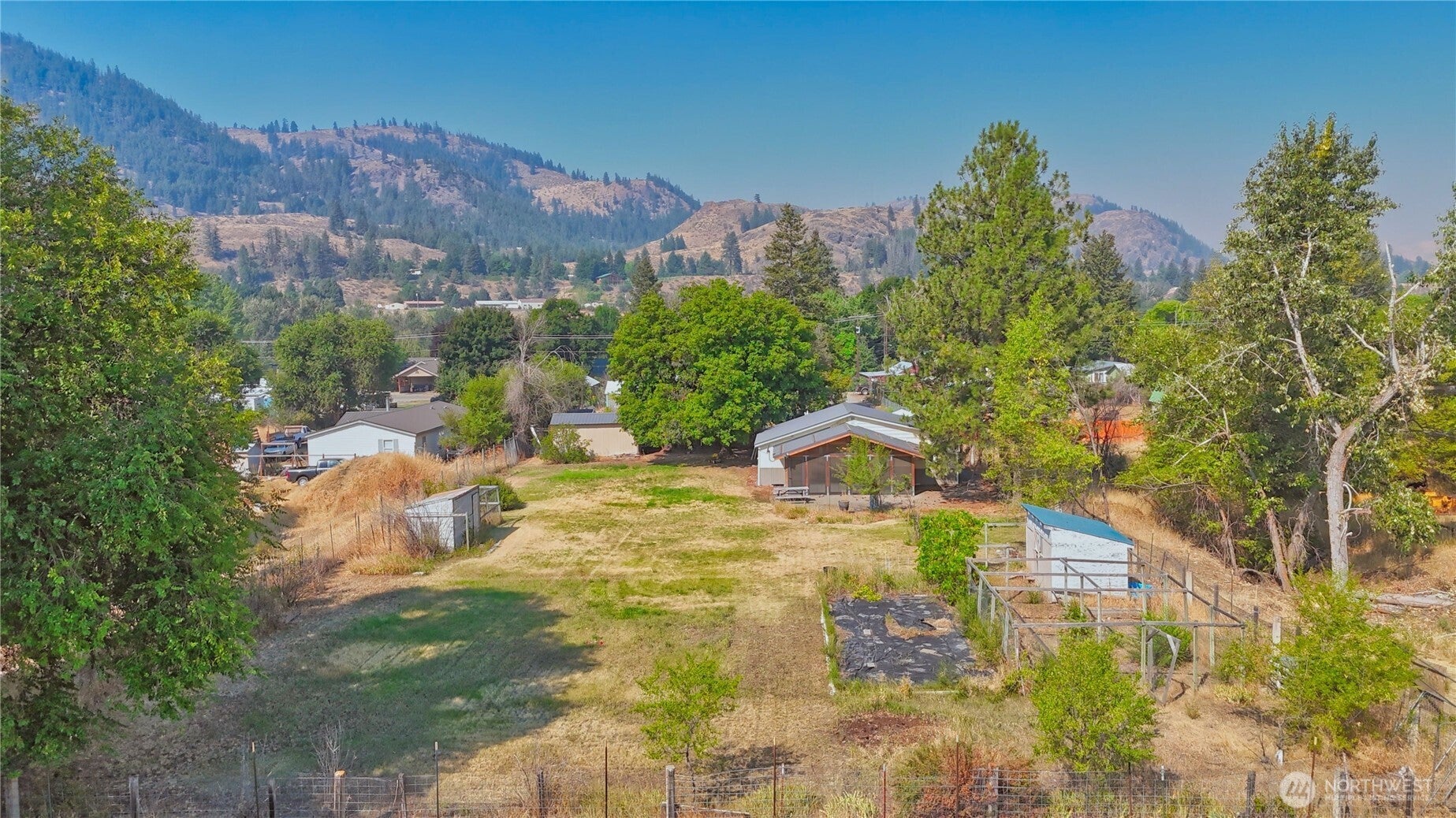 1211 Hughes Lane — photo