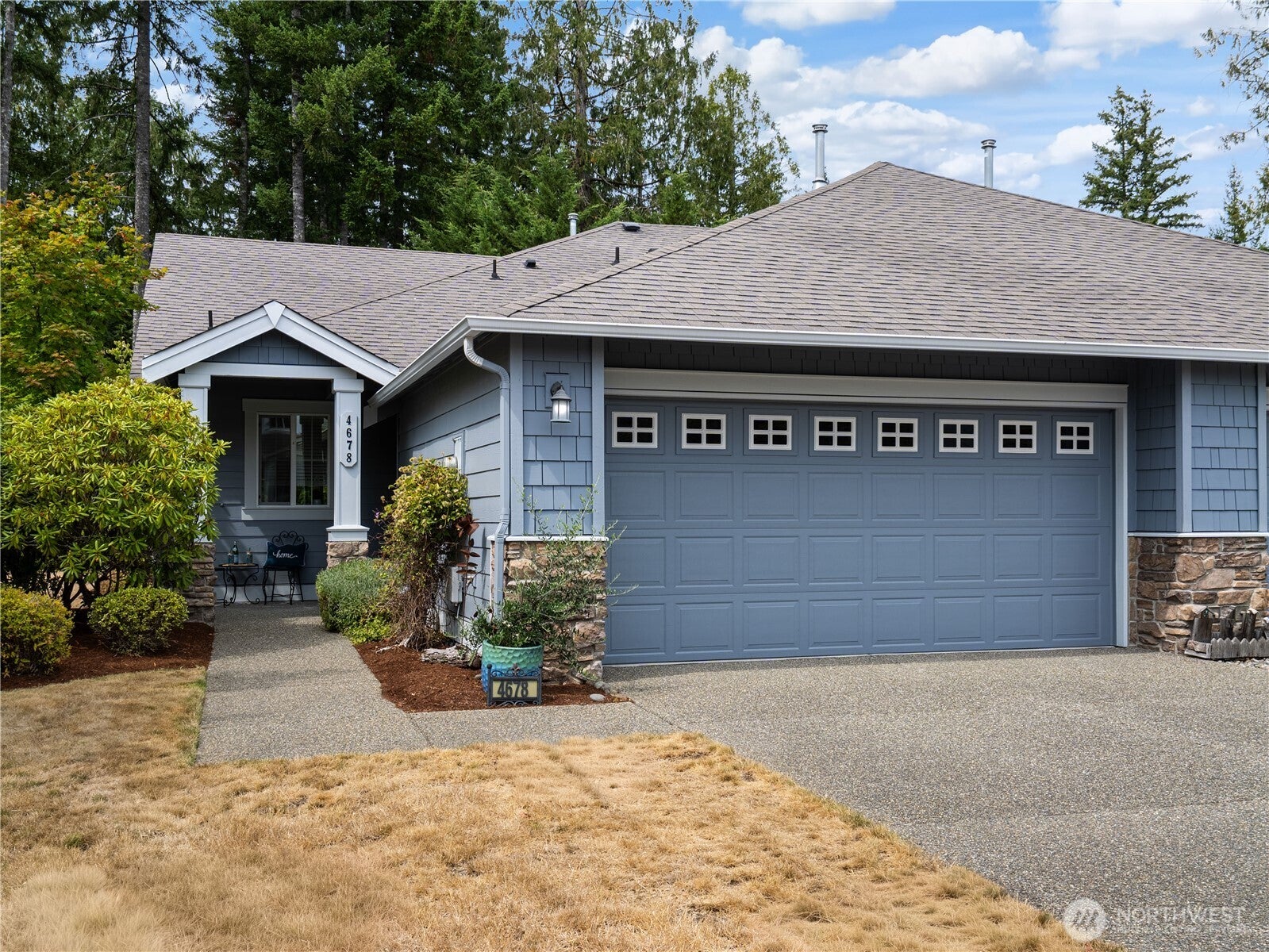4678 Strathmore Circle SW — photo