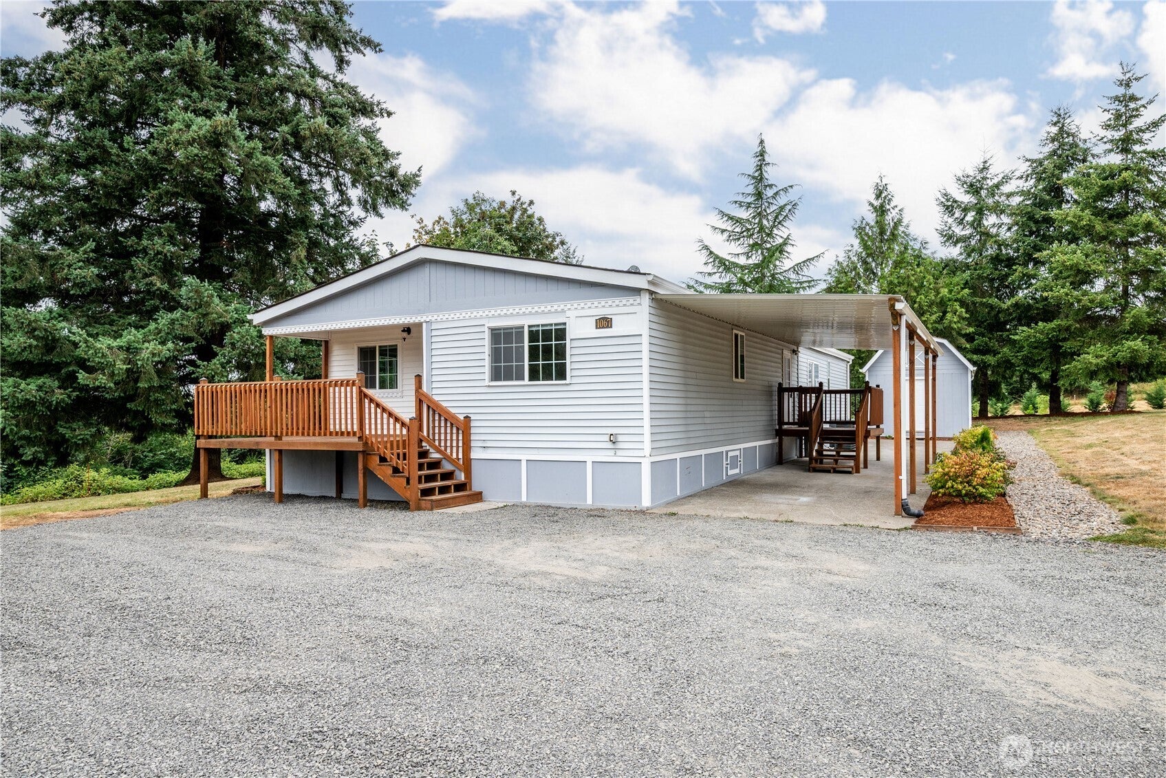 1067 Spirit Lake Highway — photo