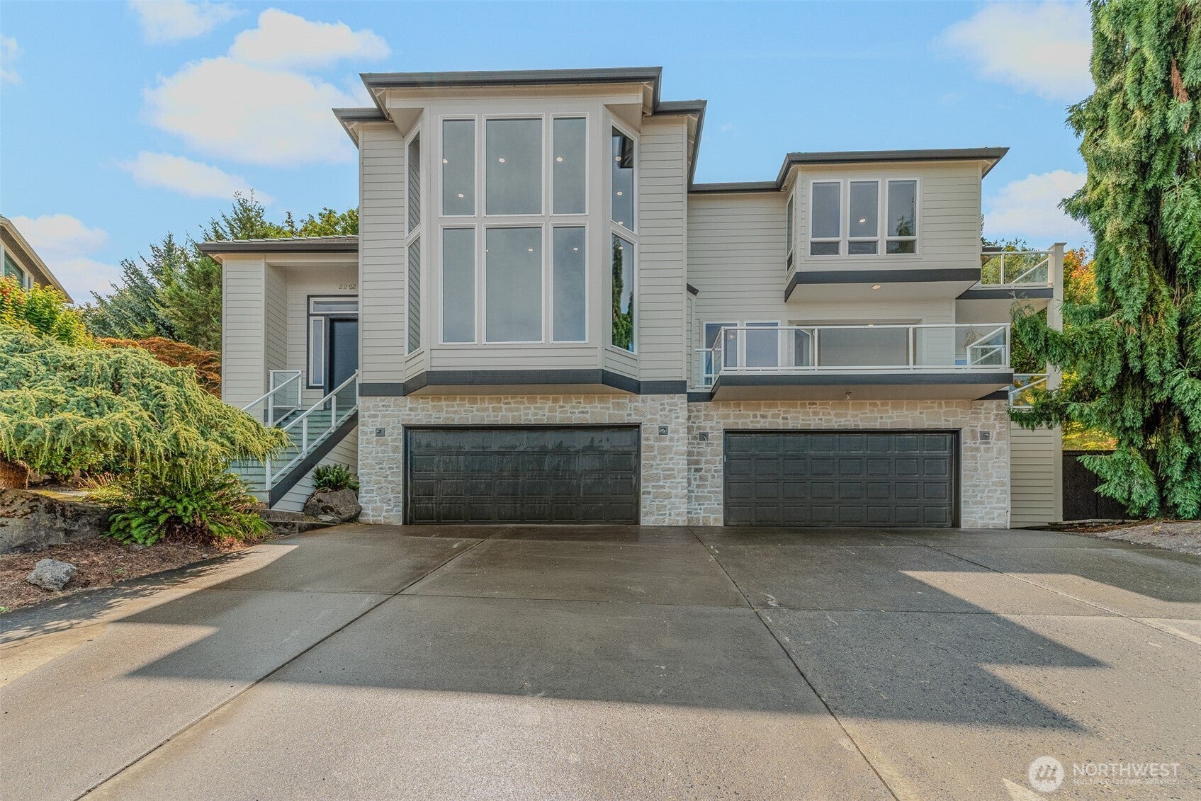 2222 NW Iris Court — photo