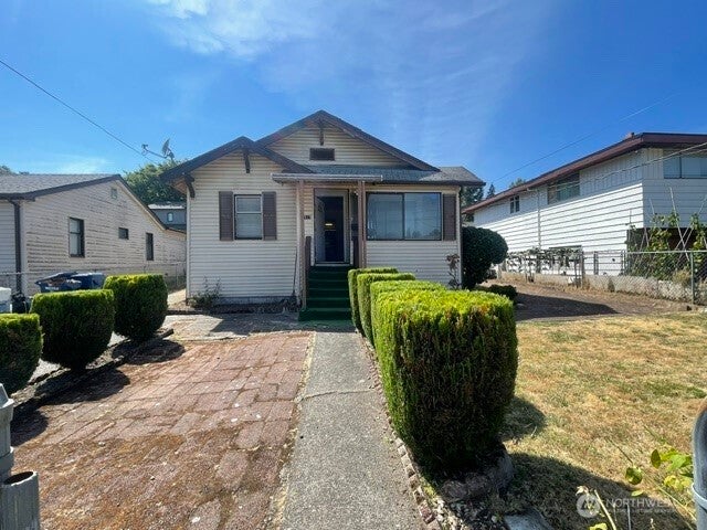 5517 33rd Avenue S — photo