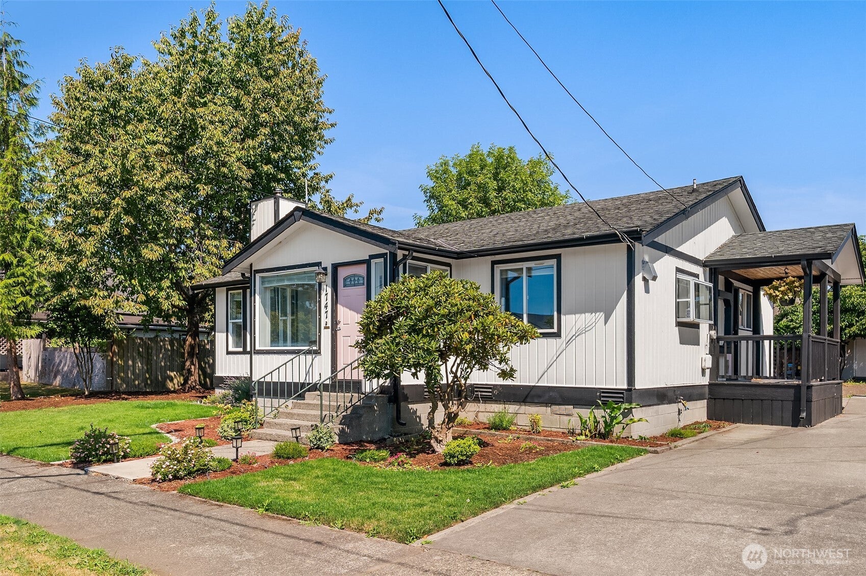 1747 Harding Street — photo