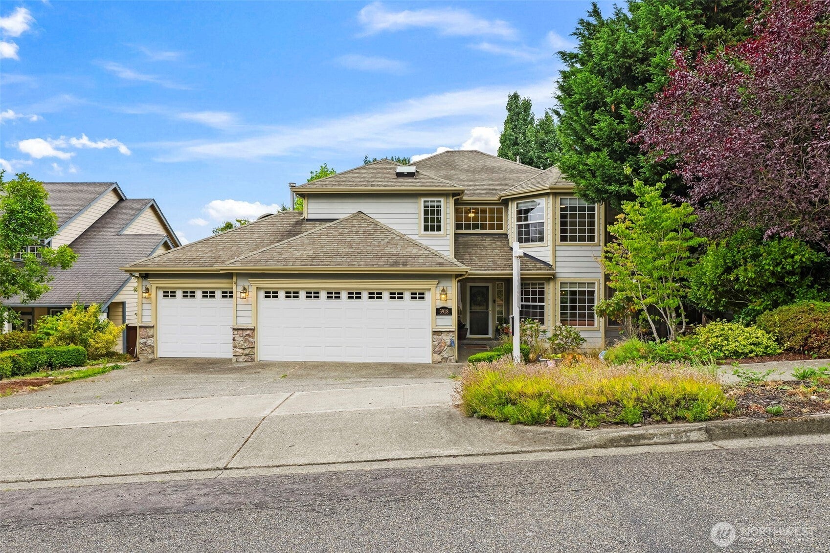 3918 Norpoint Way NE — photo