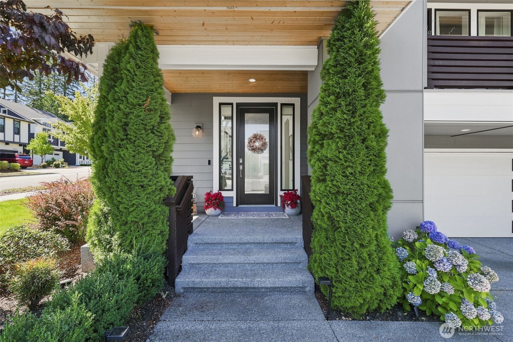 Home in Sammamish, WA 98075 — photo 2