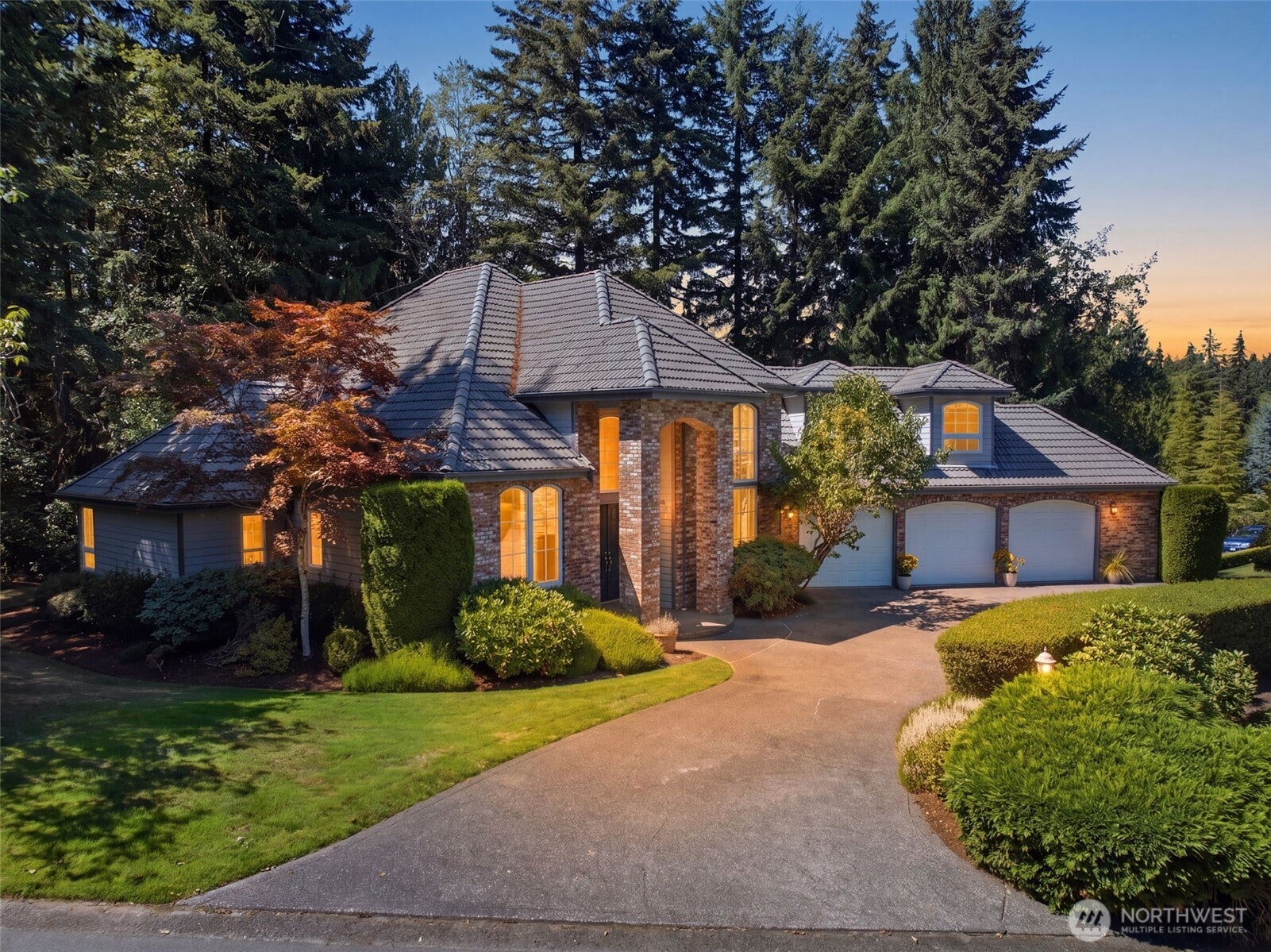 4606 Saddleback Drive NW — photo