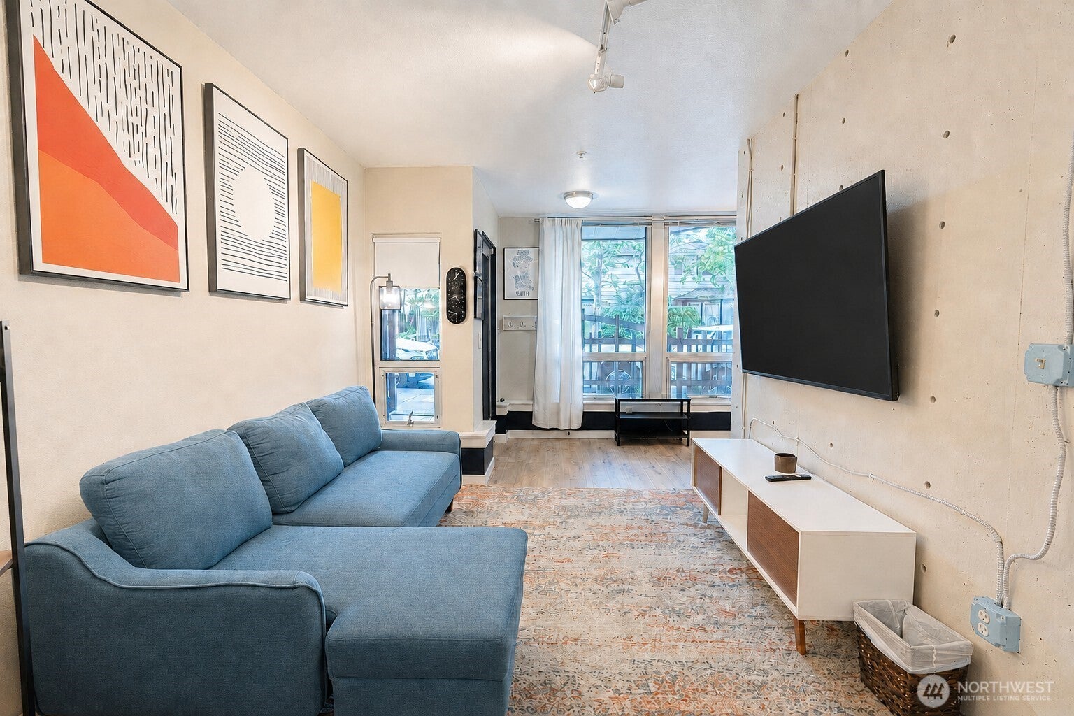 1420 E Pine Street E6 — photo